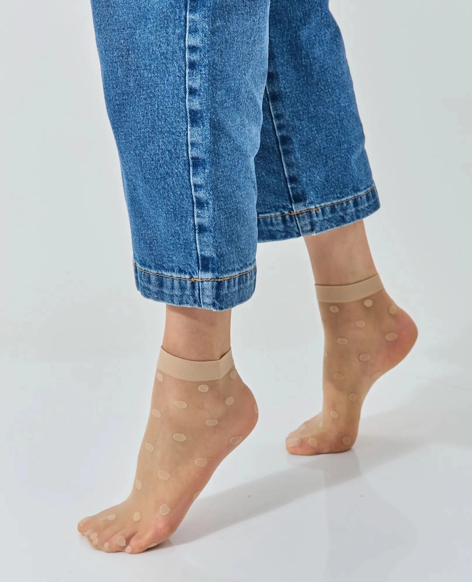 גרבי ניילון נקודות - B Unique - גרביים