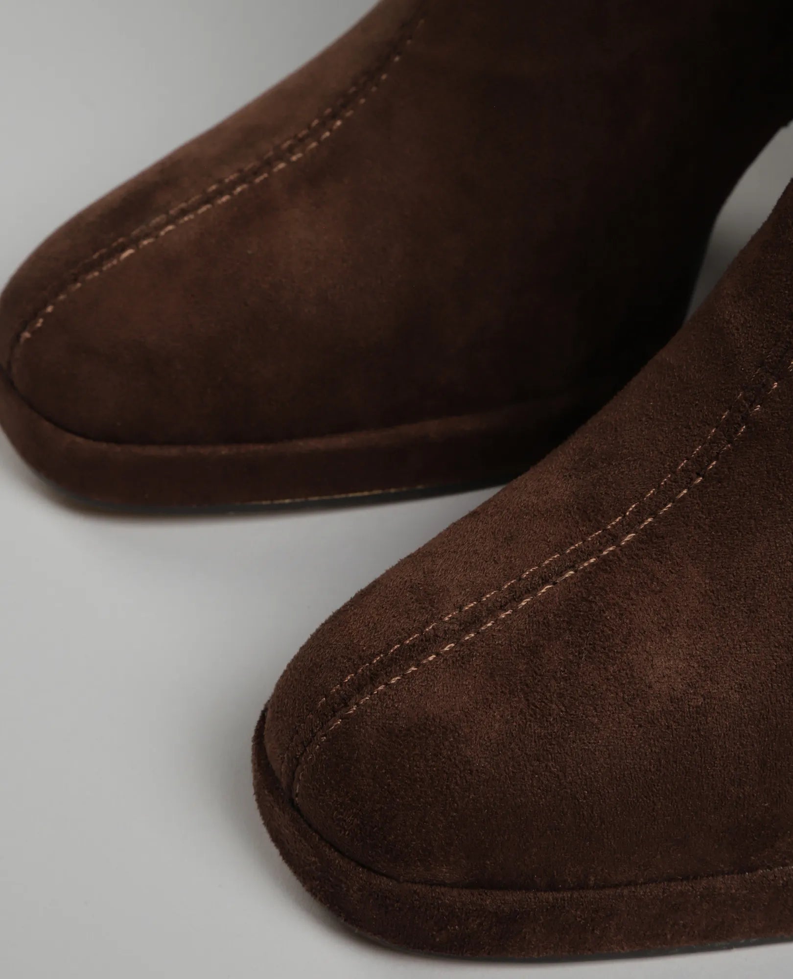 מגפוני עקב - שירי - B Unique - מגפונים