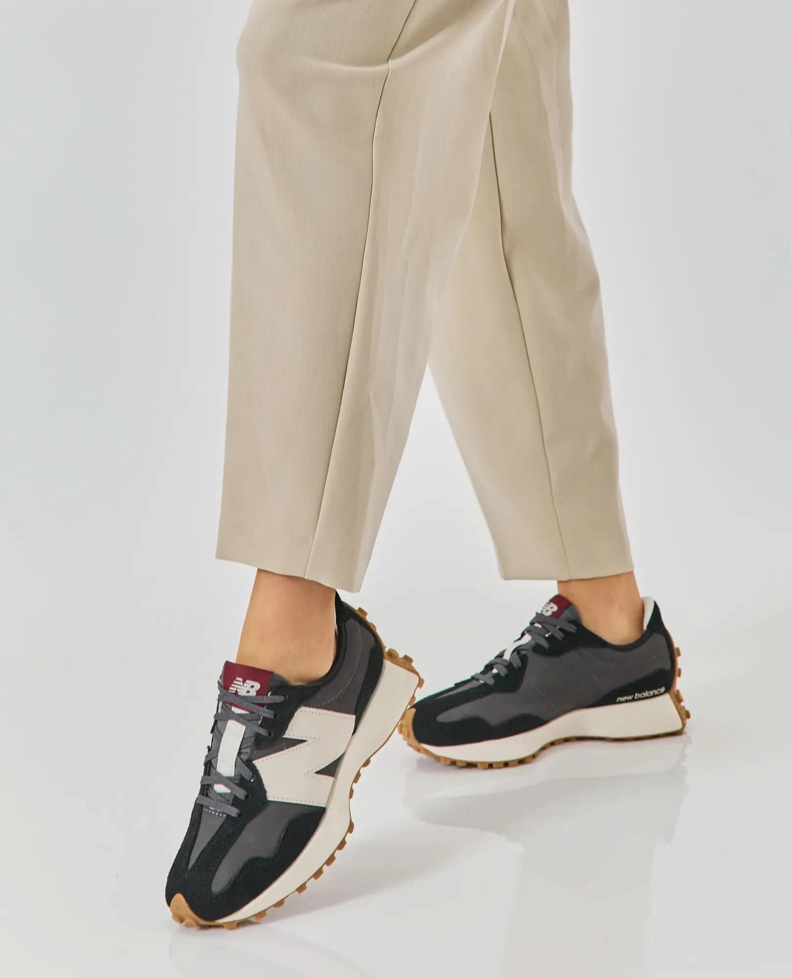 סניקרס 327 - נשים - B Unique - סניקרס