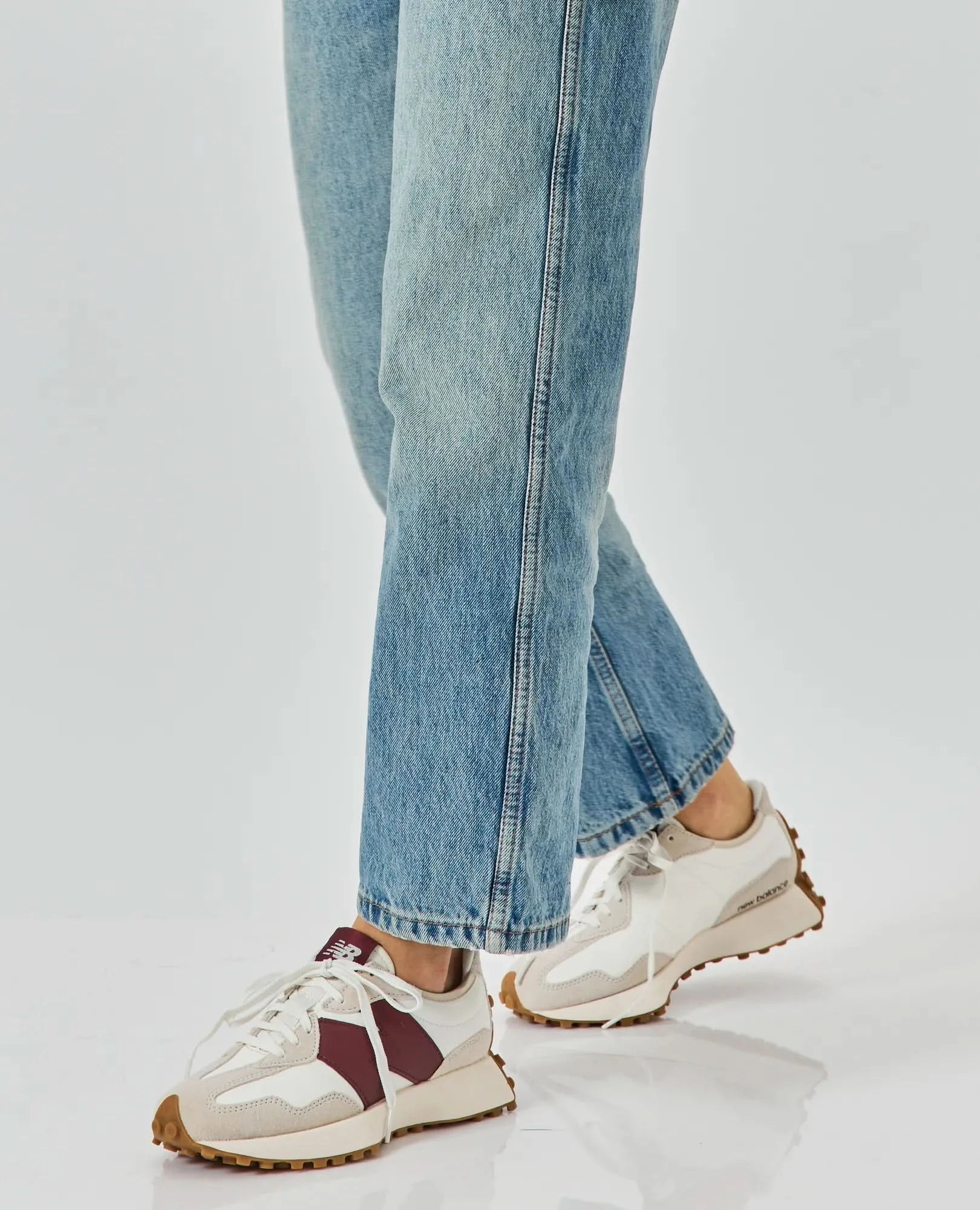 סניקרס 327 - נשים - B Unique - סניקרס