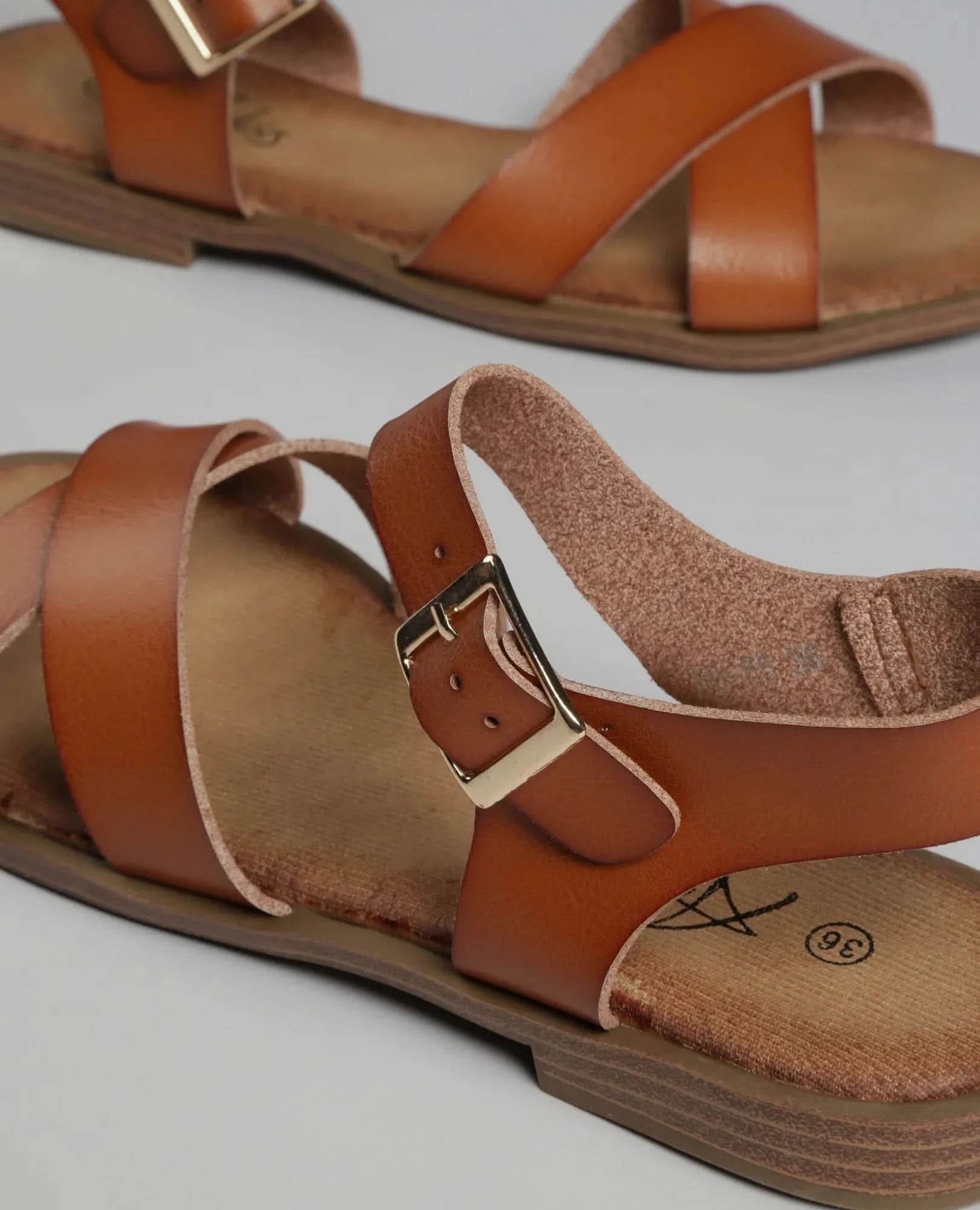 סנדלי רצועות - ליבנת - B Unique - סנדלים