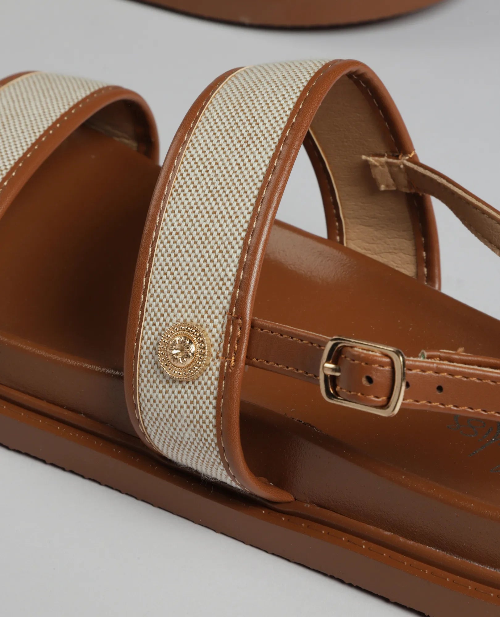 סנדלים שטוחים -אדל - B Unique - סנדלים