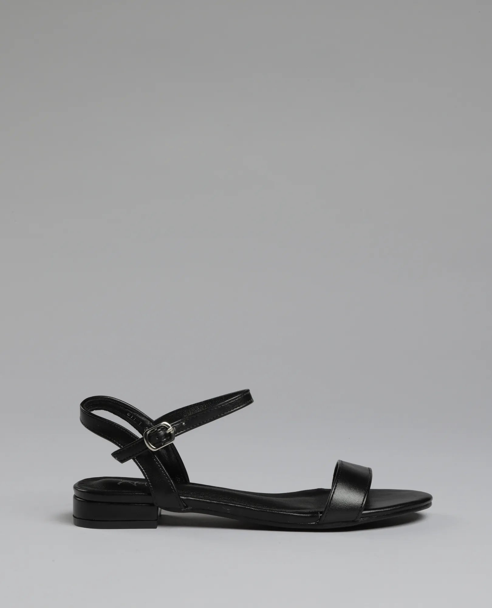 סנדלים שטוחים - לידר - B Unique - סנדלים