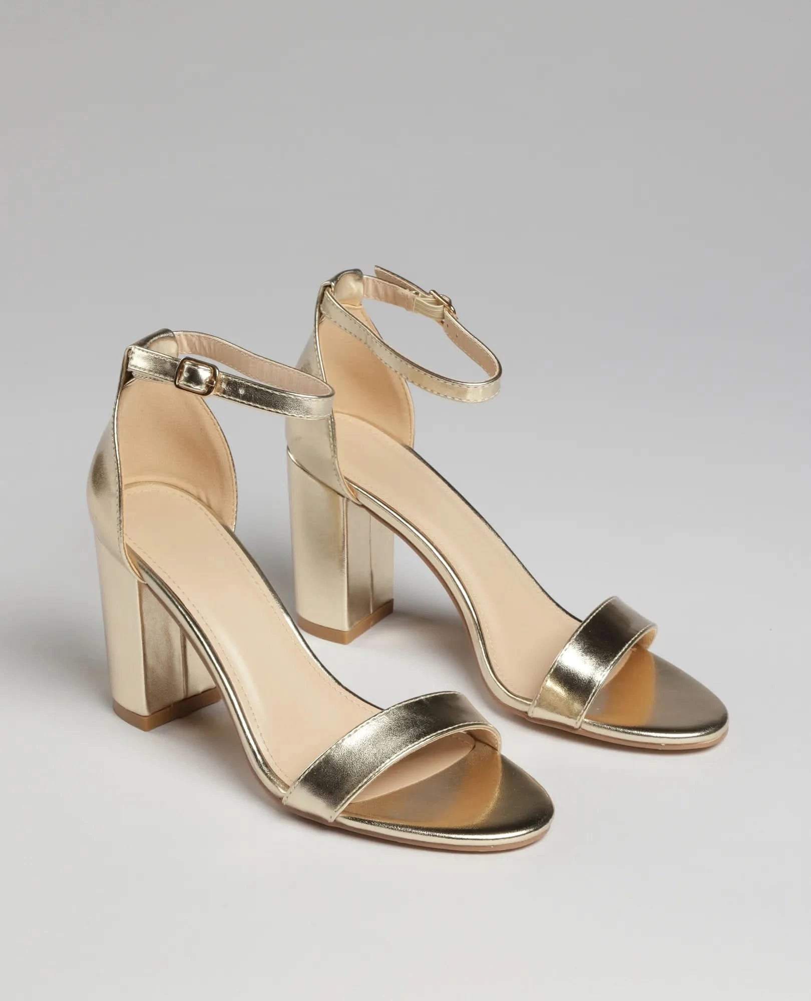 סנדלי עקב - אדווה - B Unique - נעלי עקב