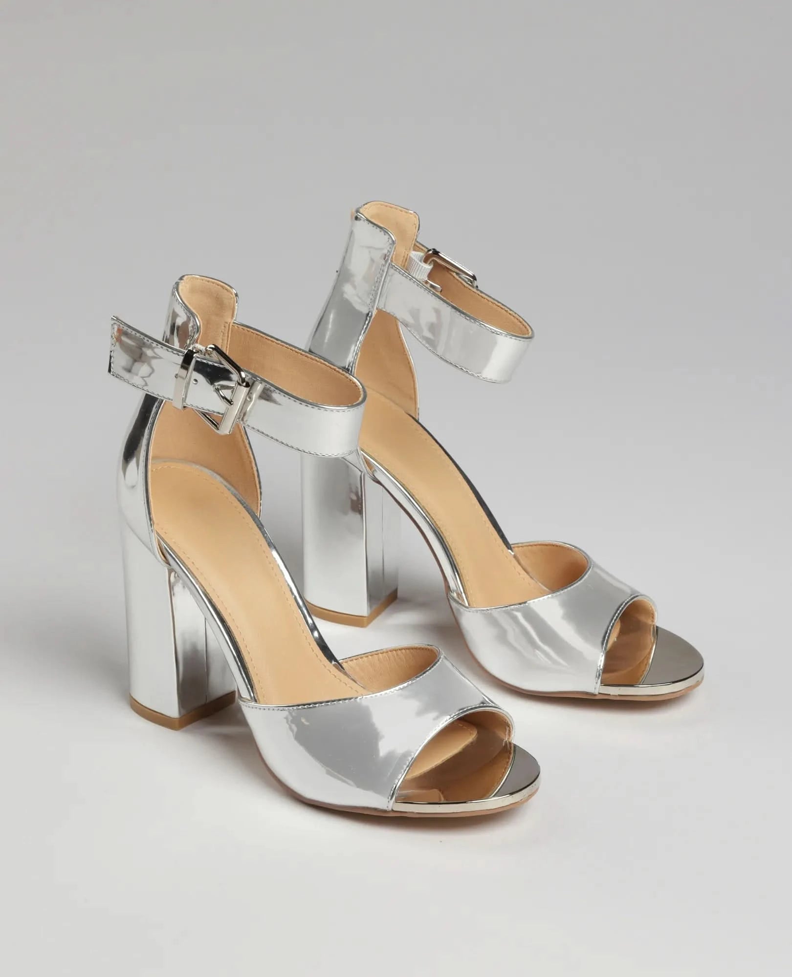 סנדלי עקב - ירדן - B Unique - נעלי עקב