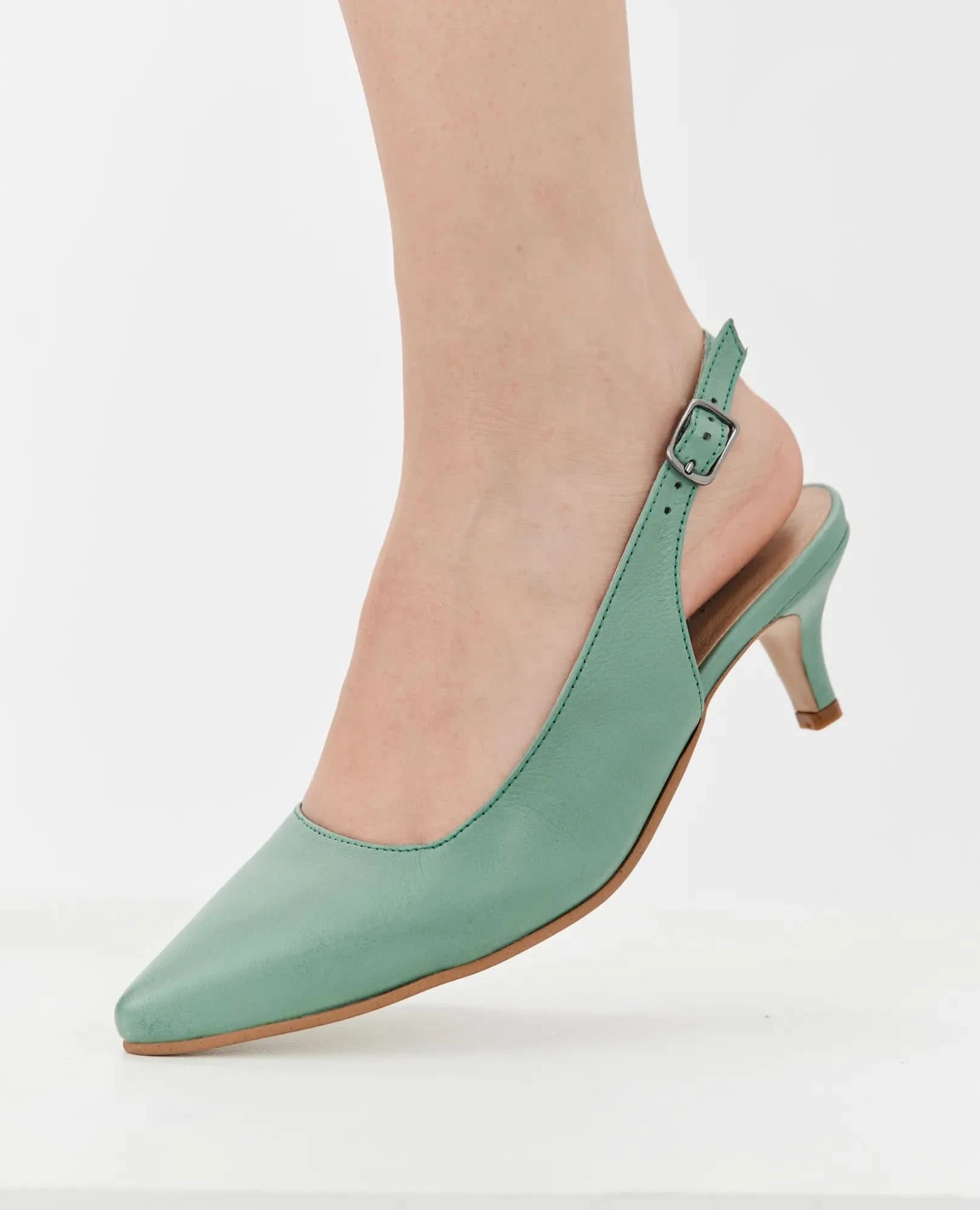 כפכפי עקב שפיץ- לוריין