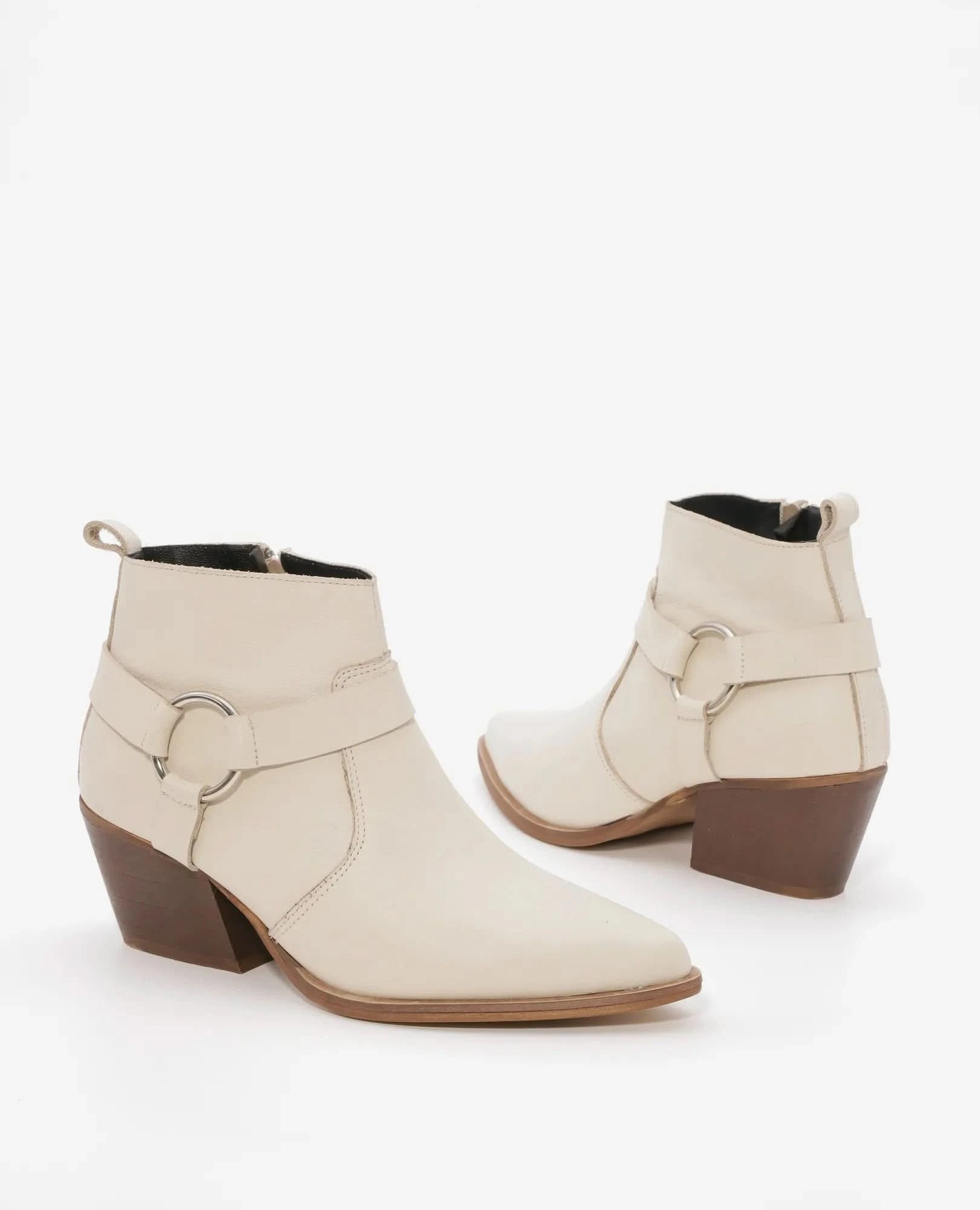 מגפוני עור בסגנון בוקרים דגם סופיה | מגפונים לנשים בי יוניק