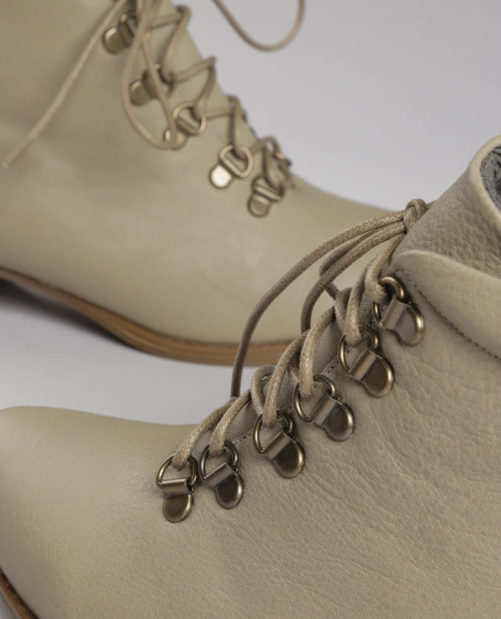 מגפוני שרוכים - עופרי - B Unique -  מגפונים