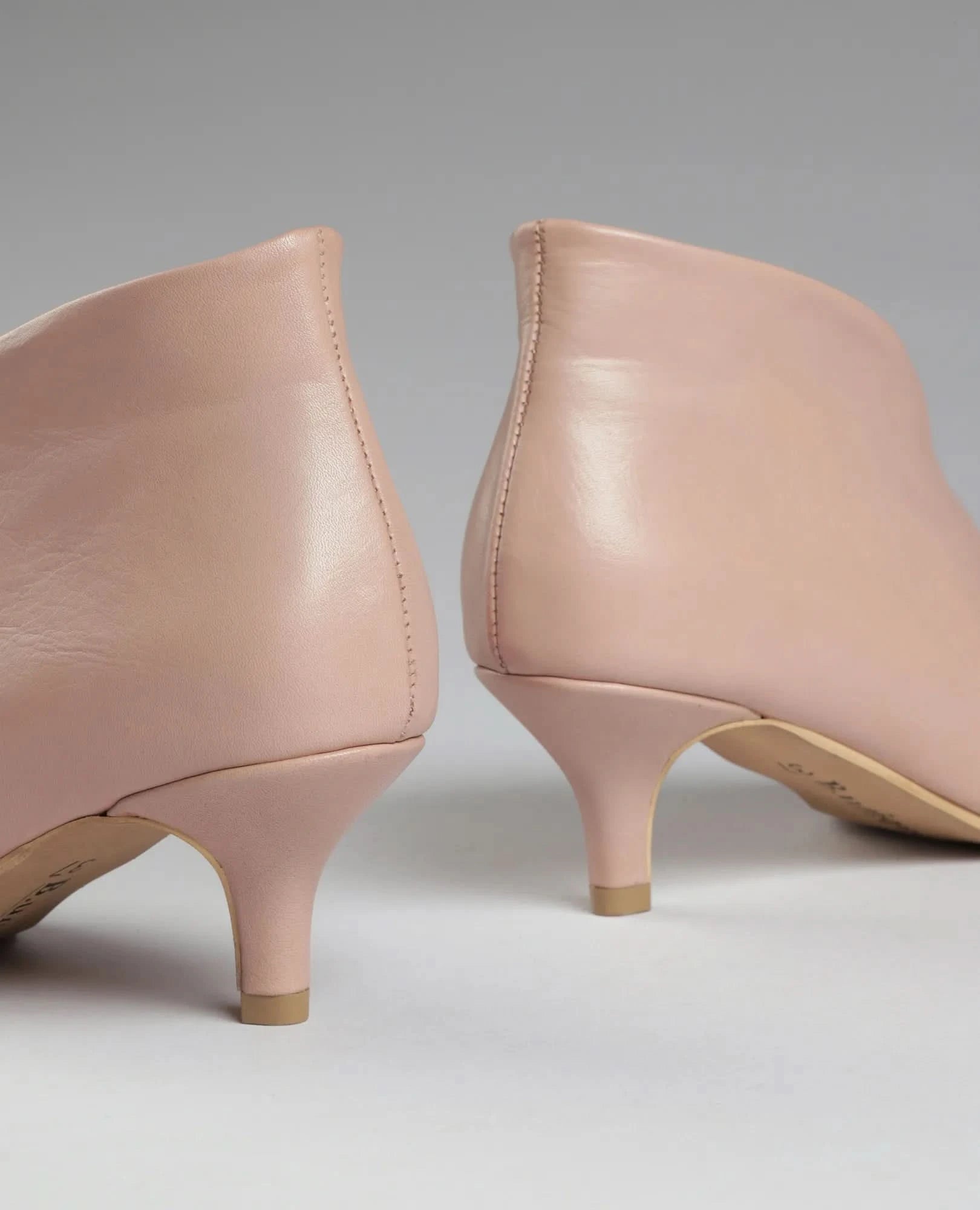 מגפוני עקב - מירי - B Unique -  מגפונים