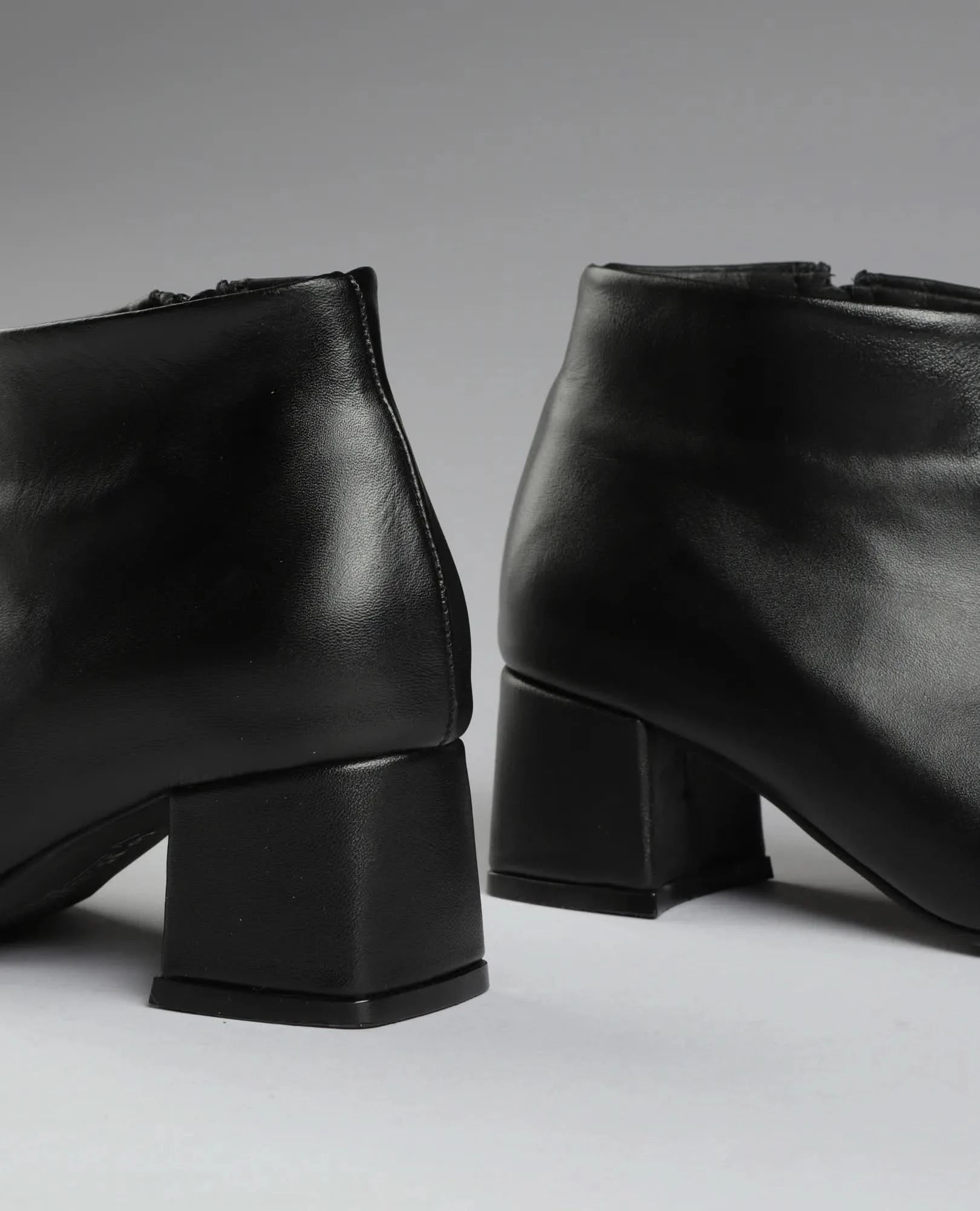 מגפוני עקב - רומי - B Unique -  מגפונים