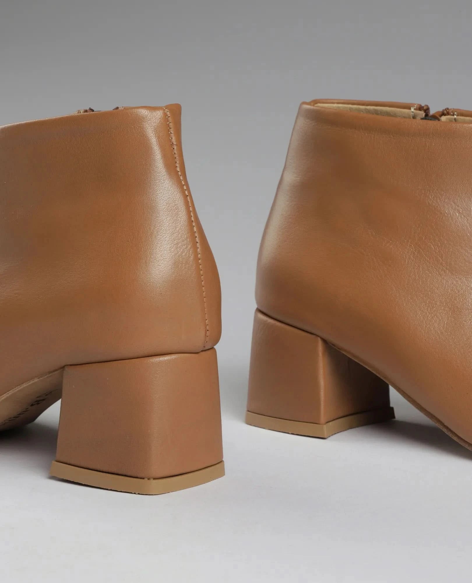 מגפוני עקב - רומי - B Unique -  מגפונים