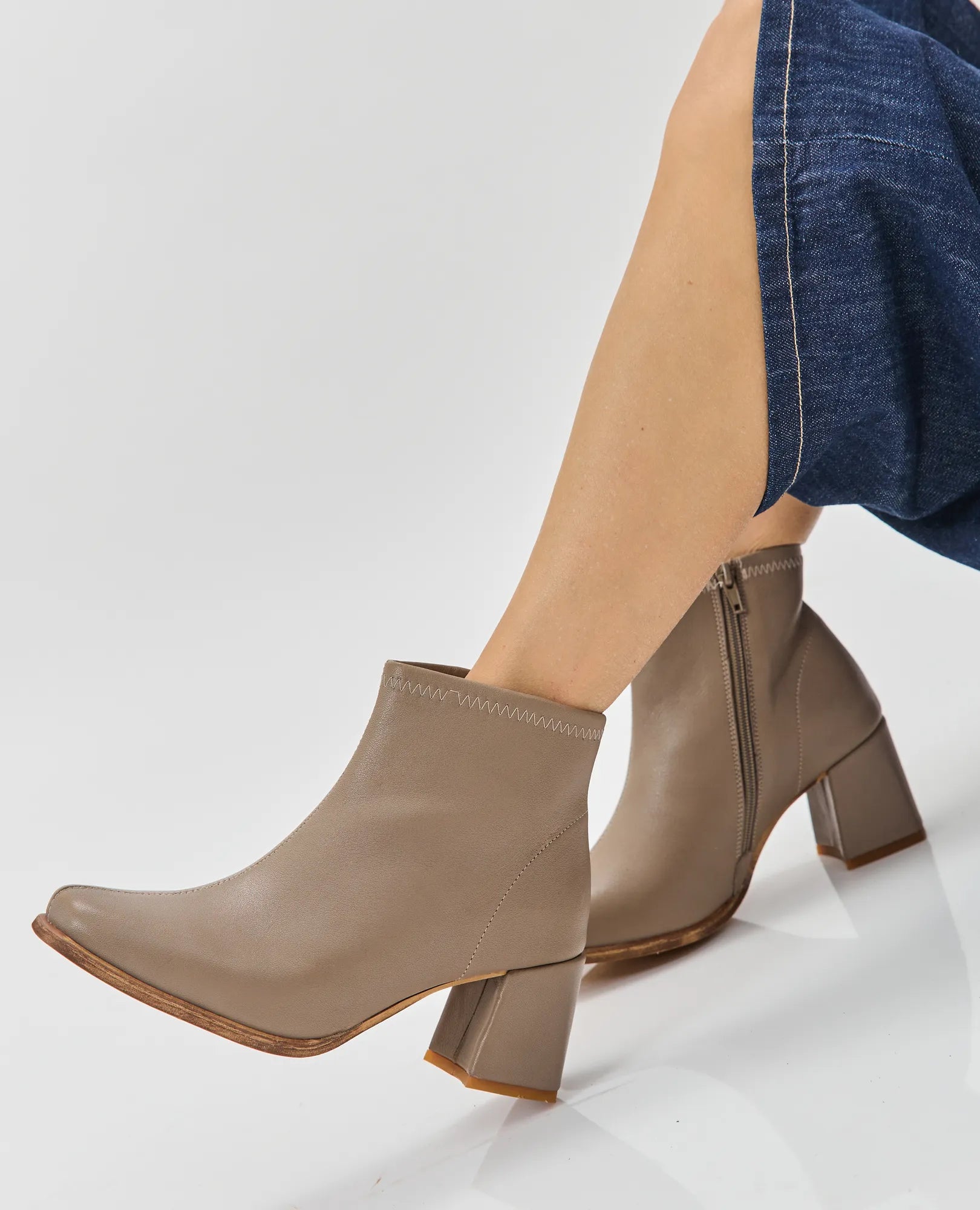 מגפוני עקב - רונה לי - B Unique -  מגפונים