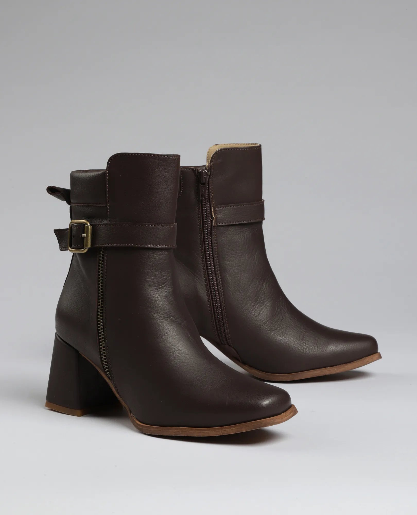 מגפוני עקב - קייסי - B Unique -  מגפונים