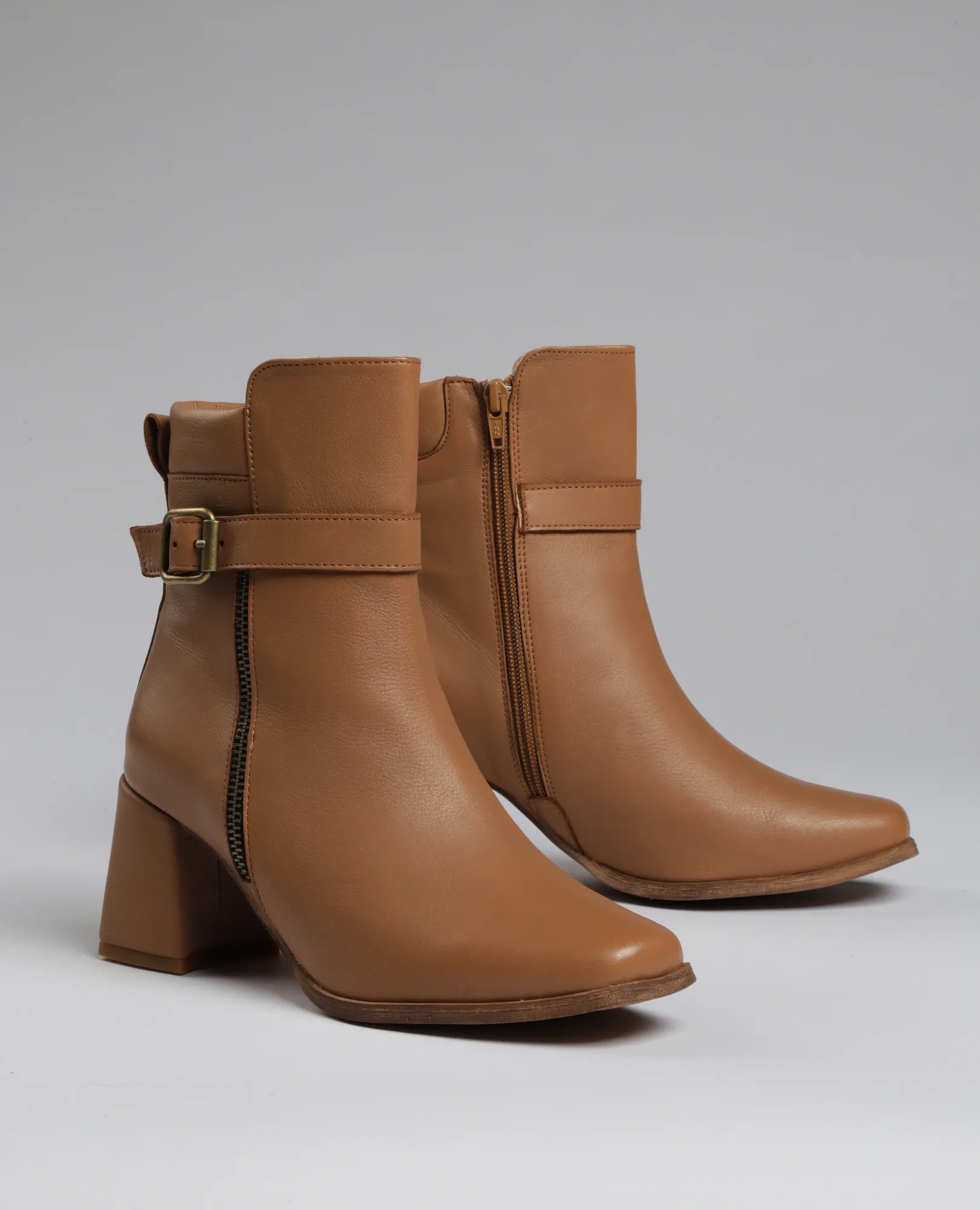 מגפוני עקב - קייסי - B Unique -  מגפונים