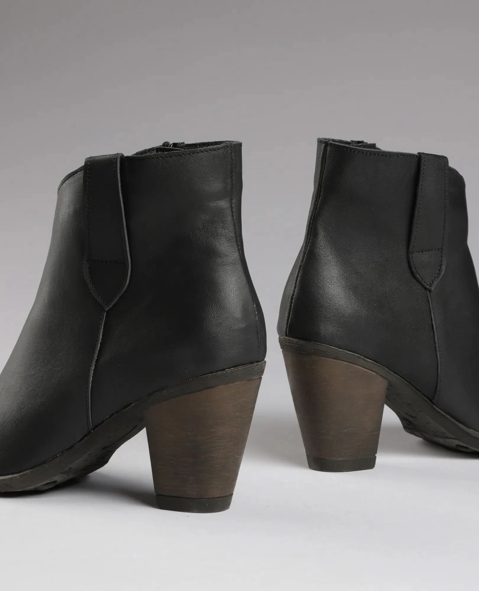 מגפוני עקב- אליאן - B Unique -  