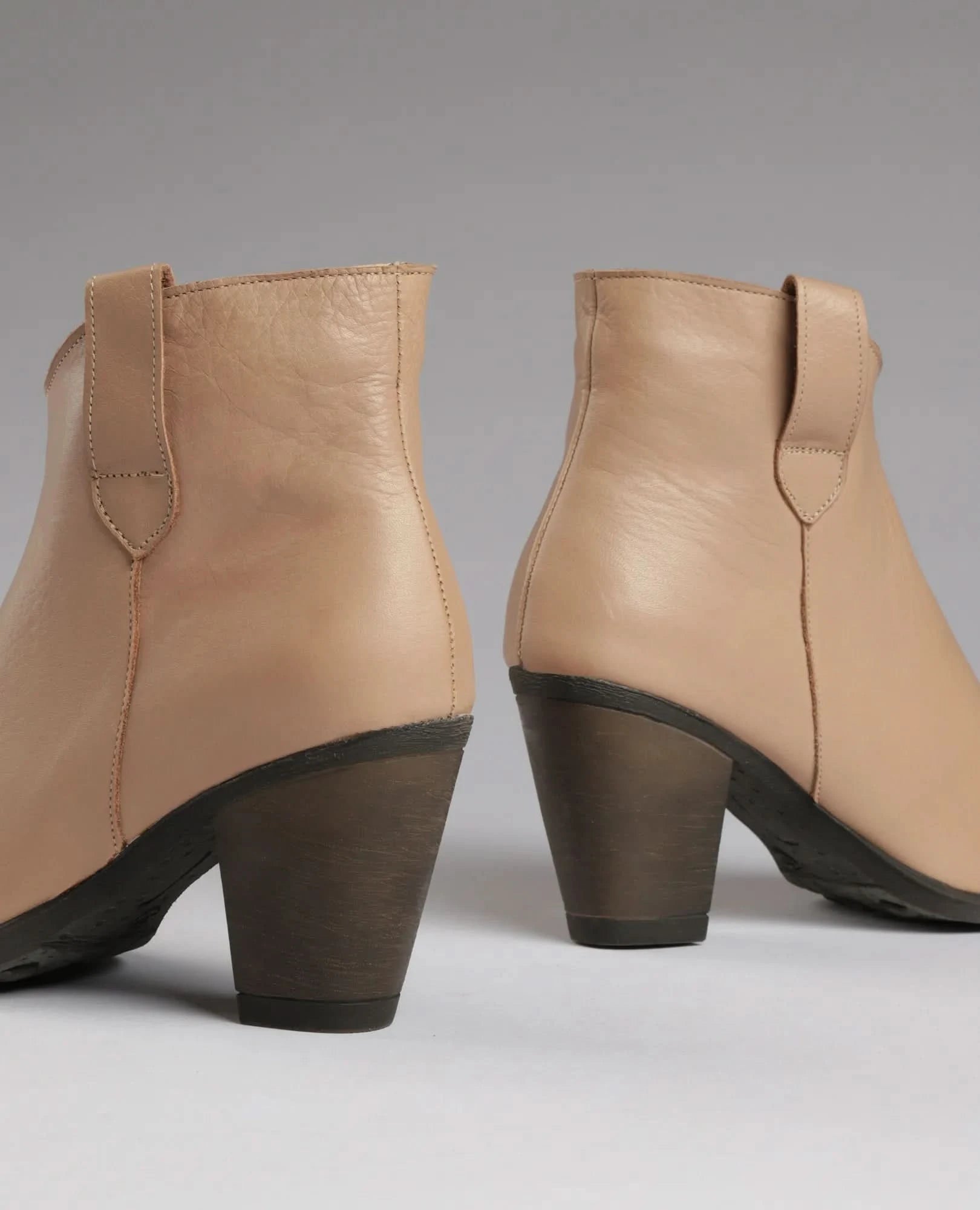 מגפוני עקב- אליאן - B Unique -  