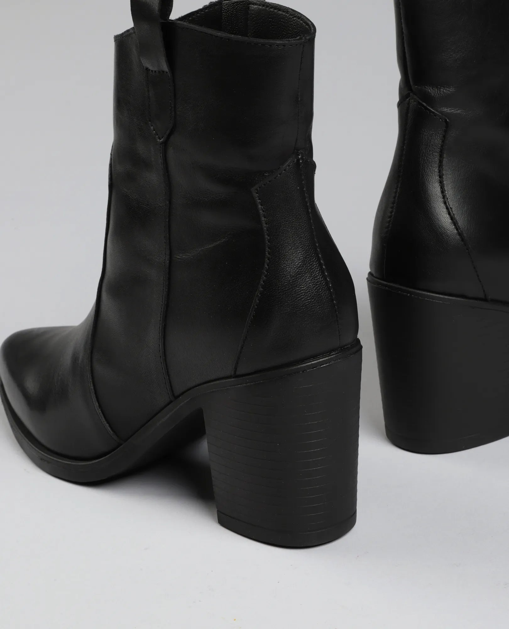 מגפוני עקב - מרי קייט - B Unique -  מגפונים