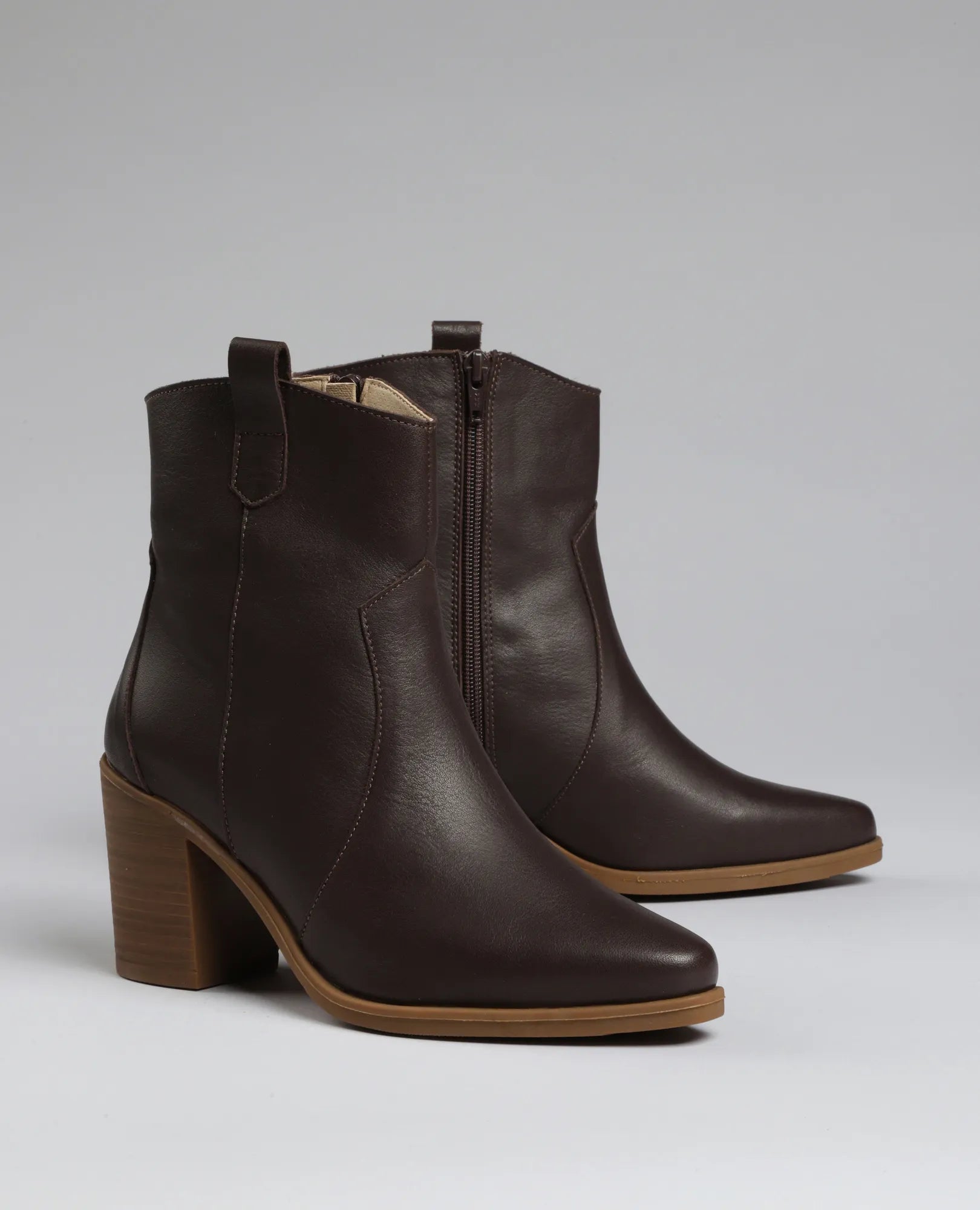 מגפוני עקב - מרי קייט - B Unique -  מגפונים