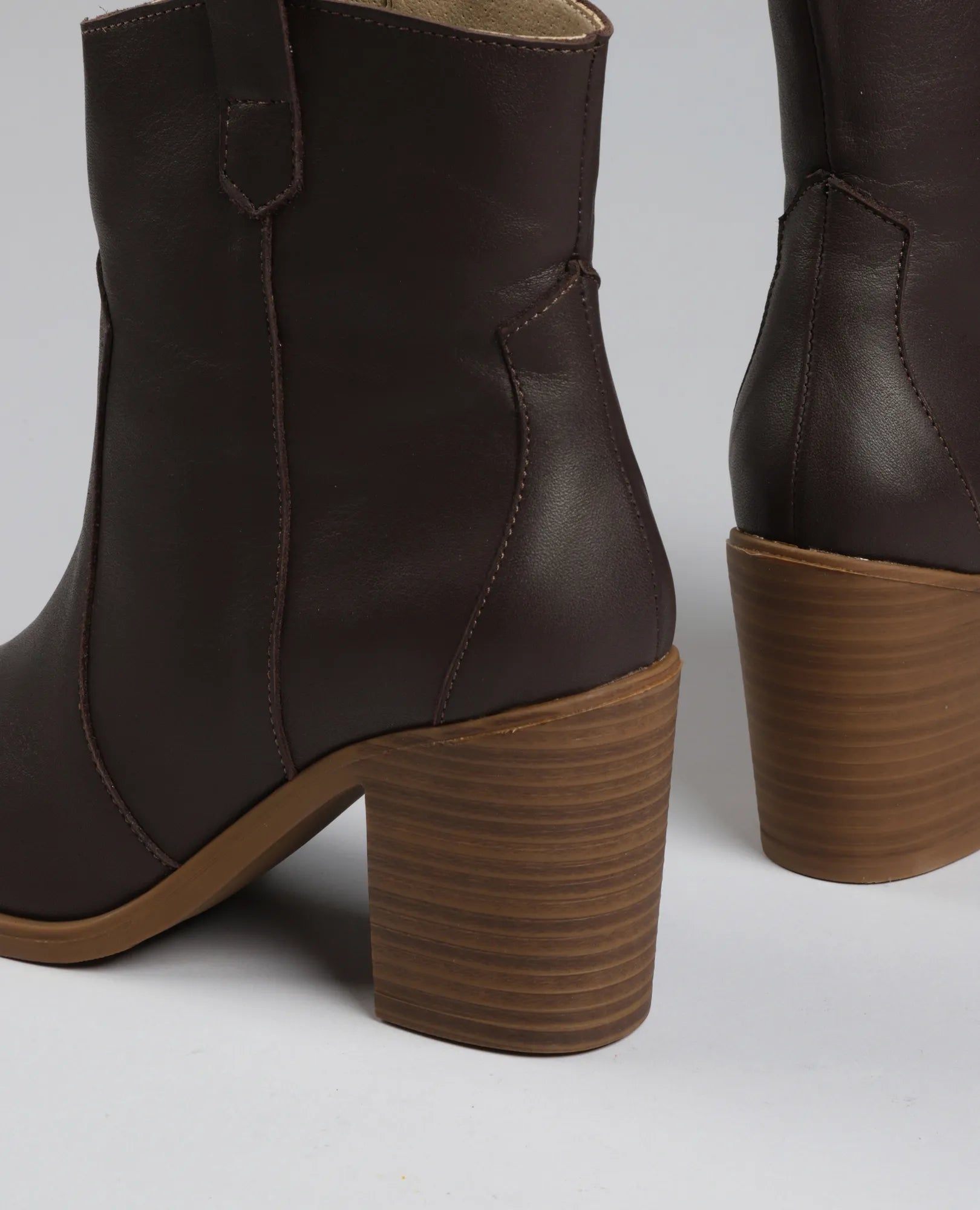 מגפוני עקב - מרי קייט - B Unique -  מגפונים