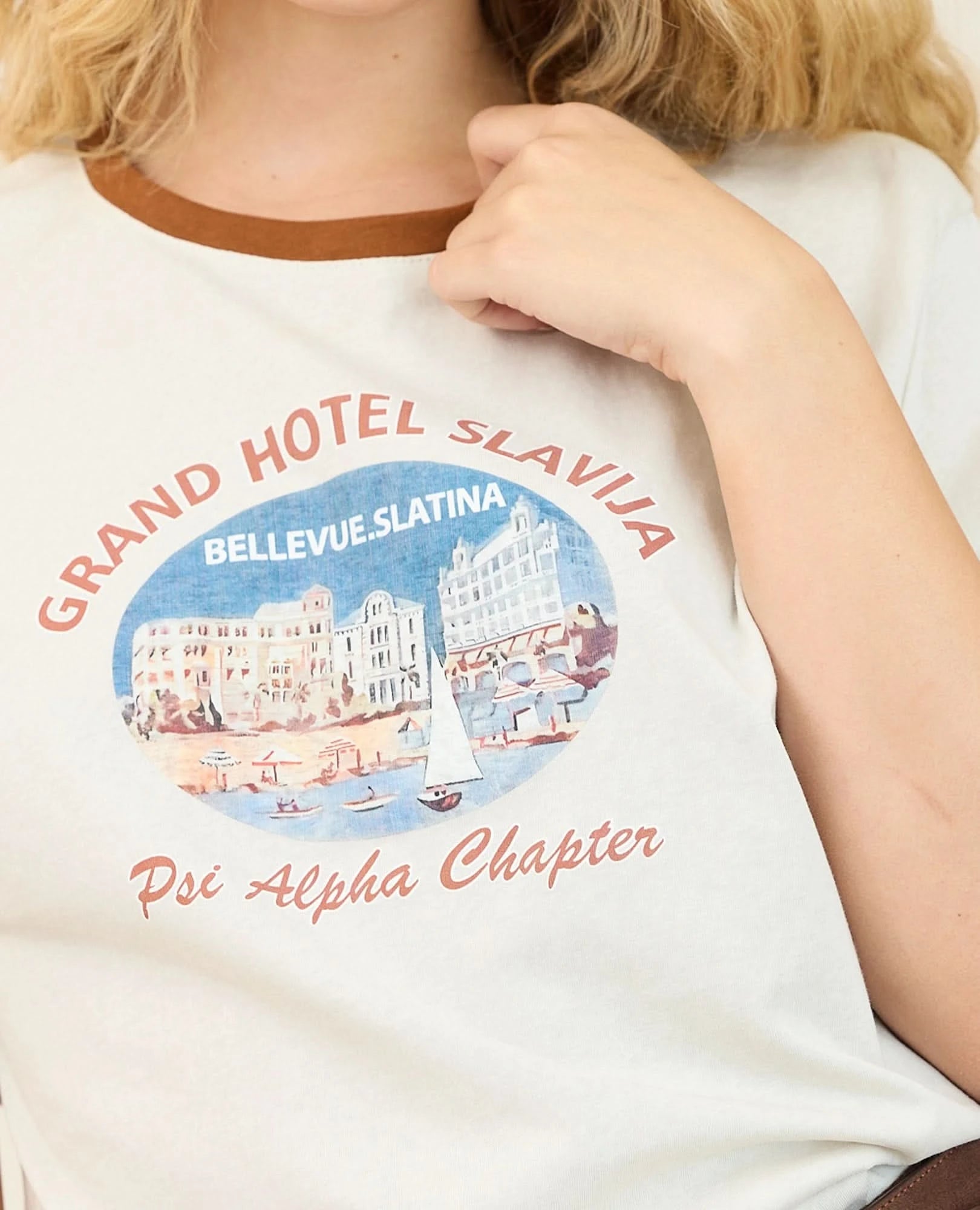 חולצת טישרט דגם הוטל - B Unique -  חולצה