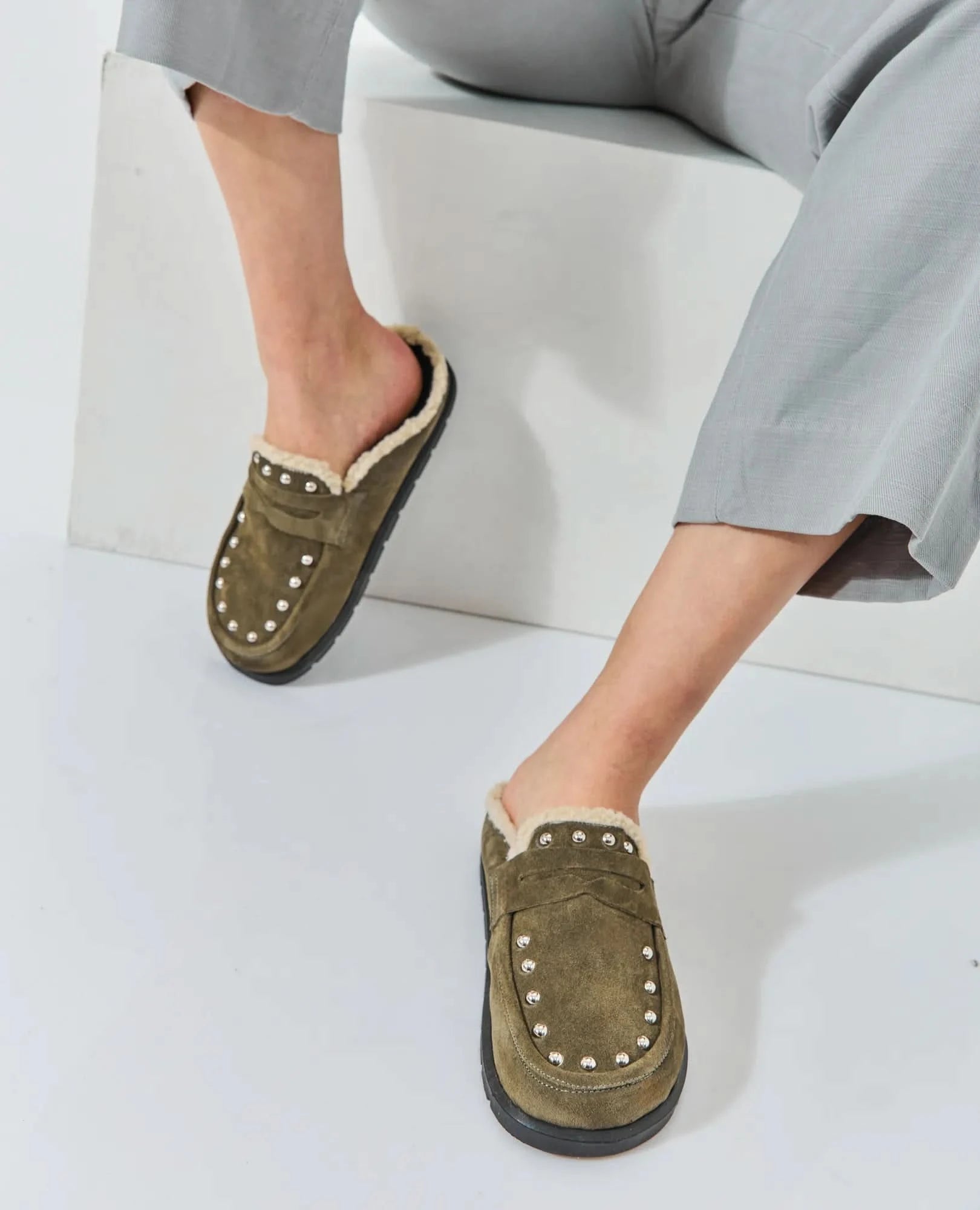 כפכפים סגורים - הדס - B Unique -  כפכפים