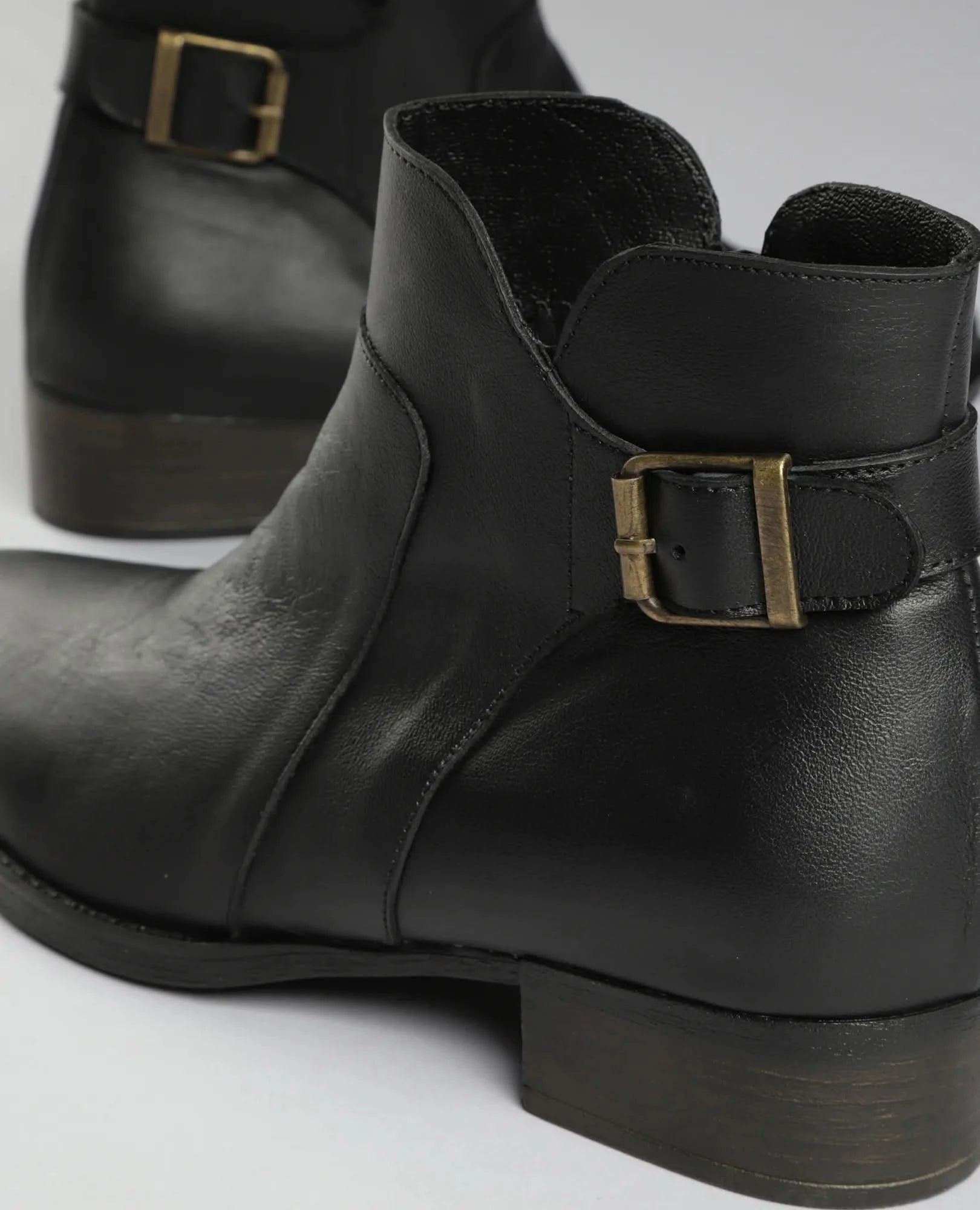 מגפונים עם אבזם- אוריה - B Unique -  מגפונים