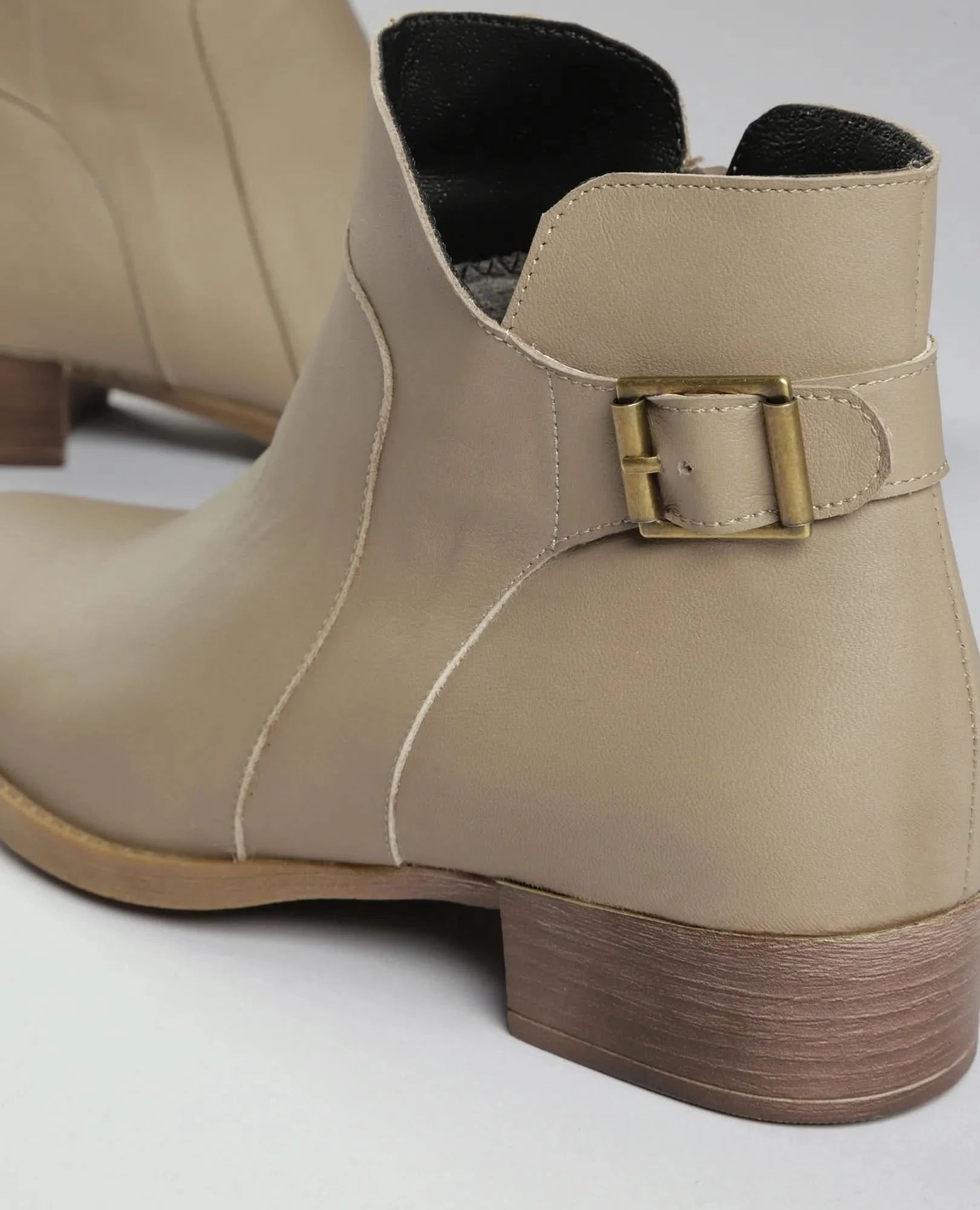 מגפונים עם אבזם- אוריה - B Unique -  מגפונים