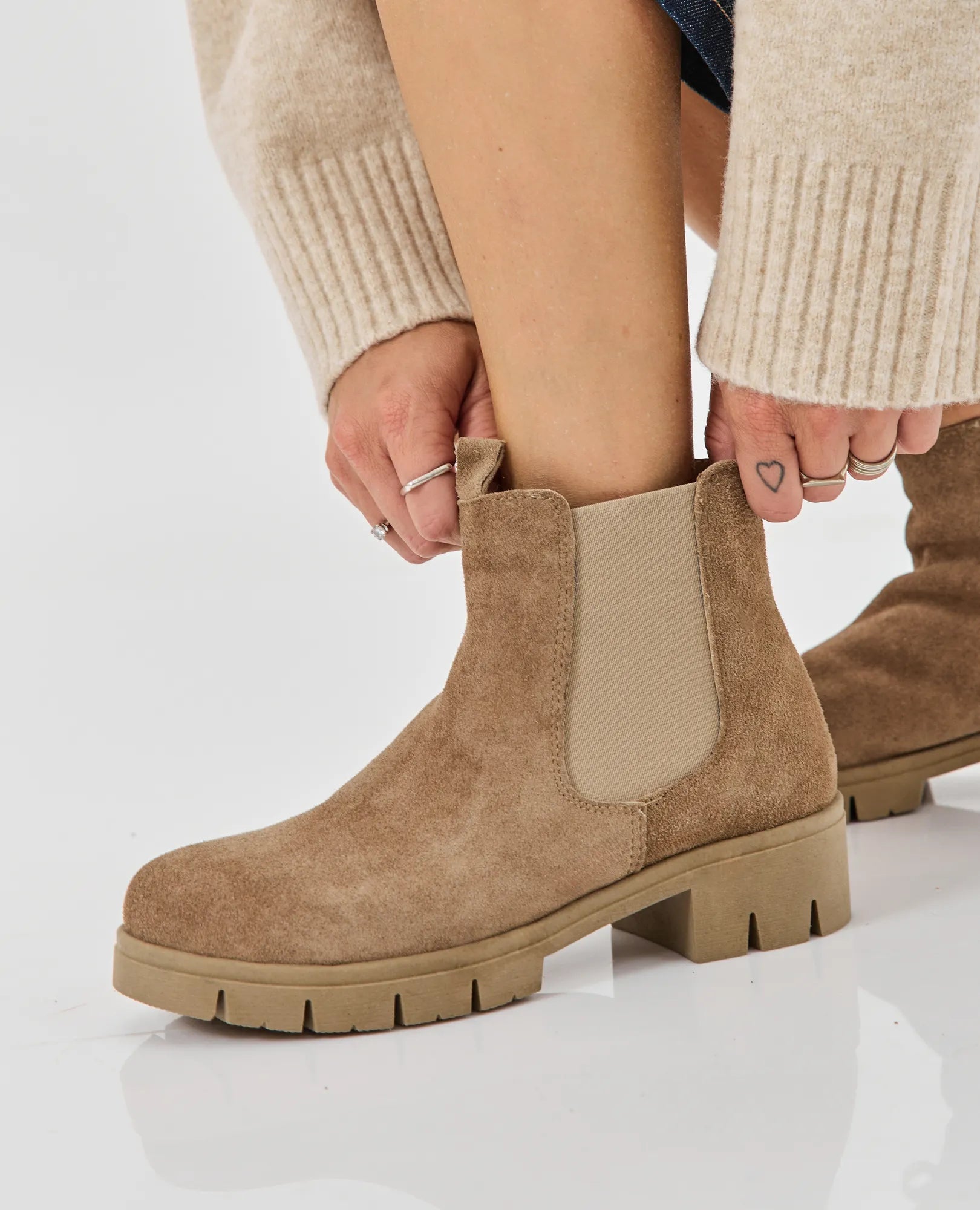 מגפוני צ'לסי- ענת - B Unique -  מגפונים