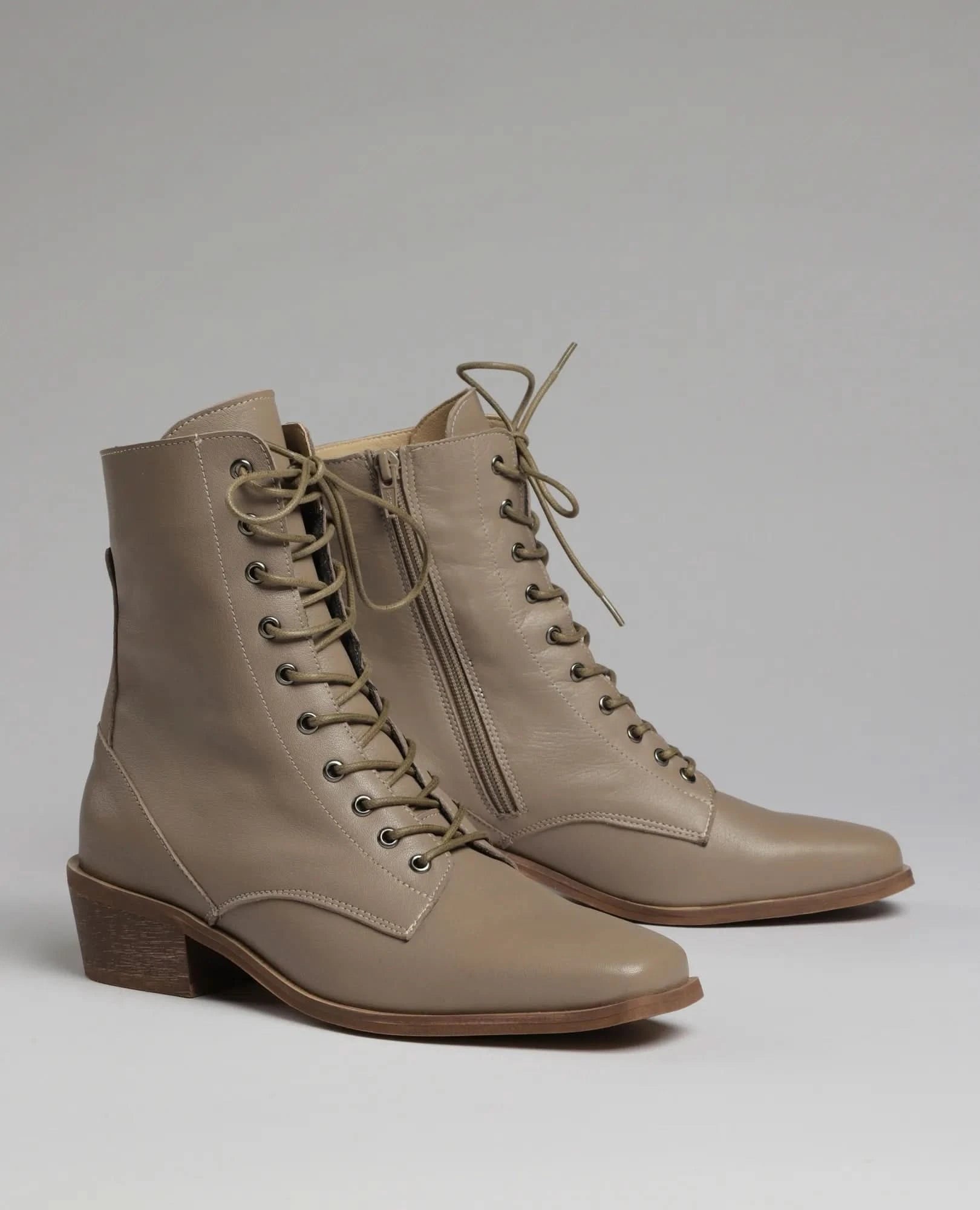 מגפונים עם שרוכים- שיר - B Unique -  מגפונים