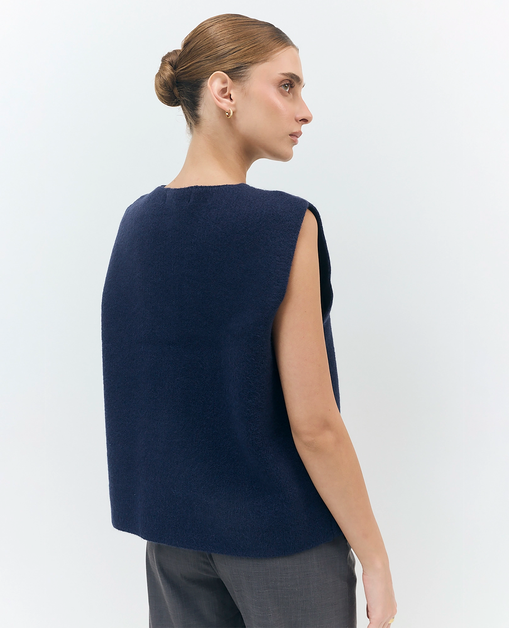 ווסט סריג מחוייט - B Unique -  ווסטים