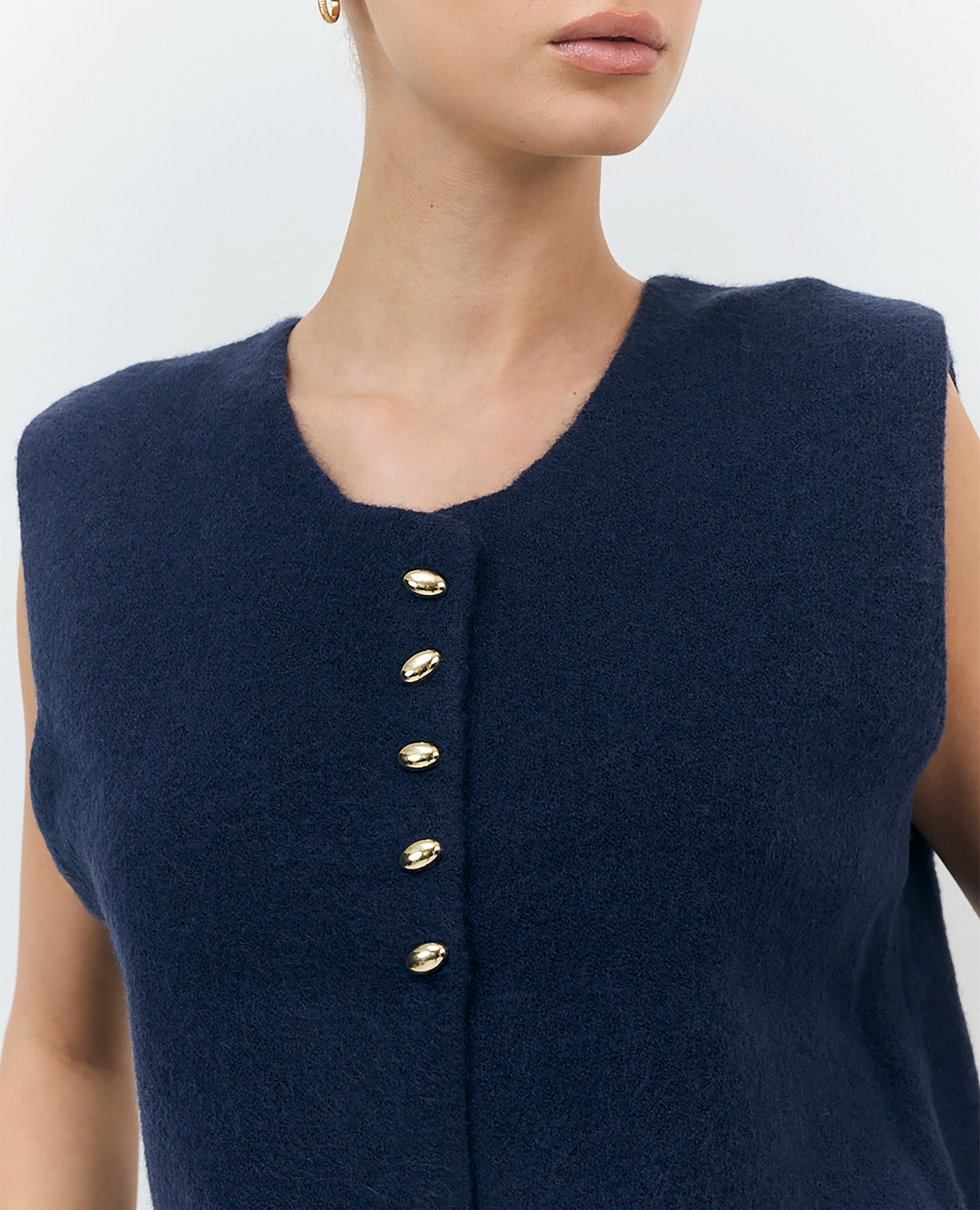 ווסט סריג מחוייט - B Unique -  ווסטים