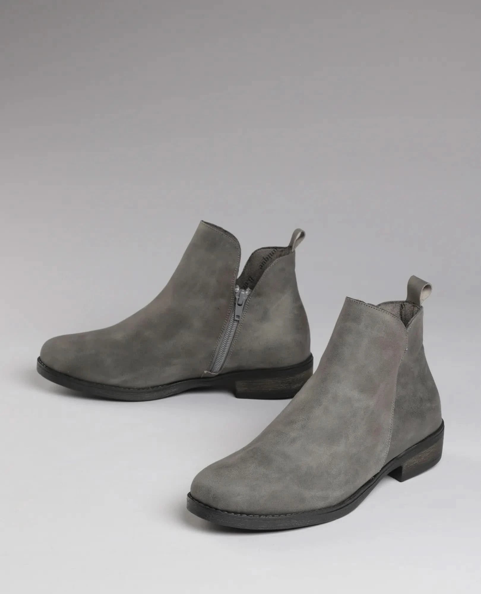 מגפונים לנשים- שחר - B Unique -  מגפונים