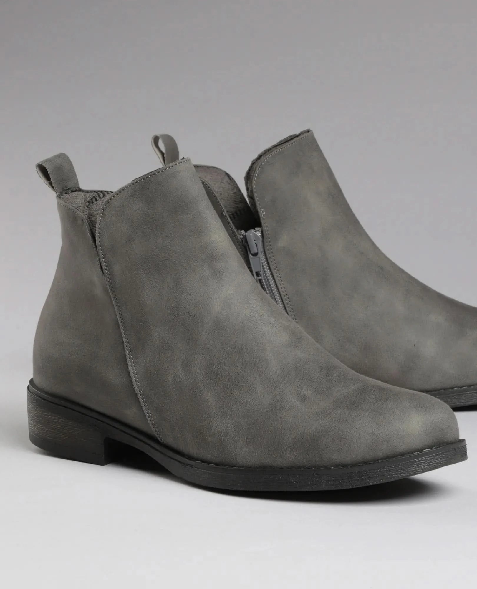 מגפונים לנשים- שחר - B Unique -  מגפונים