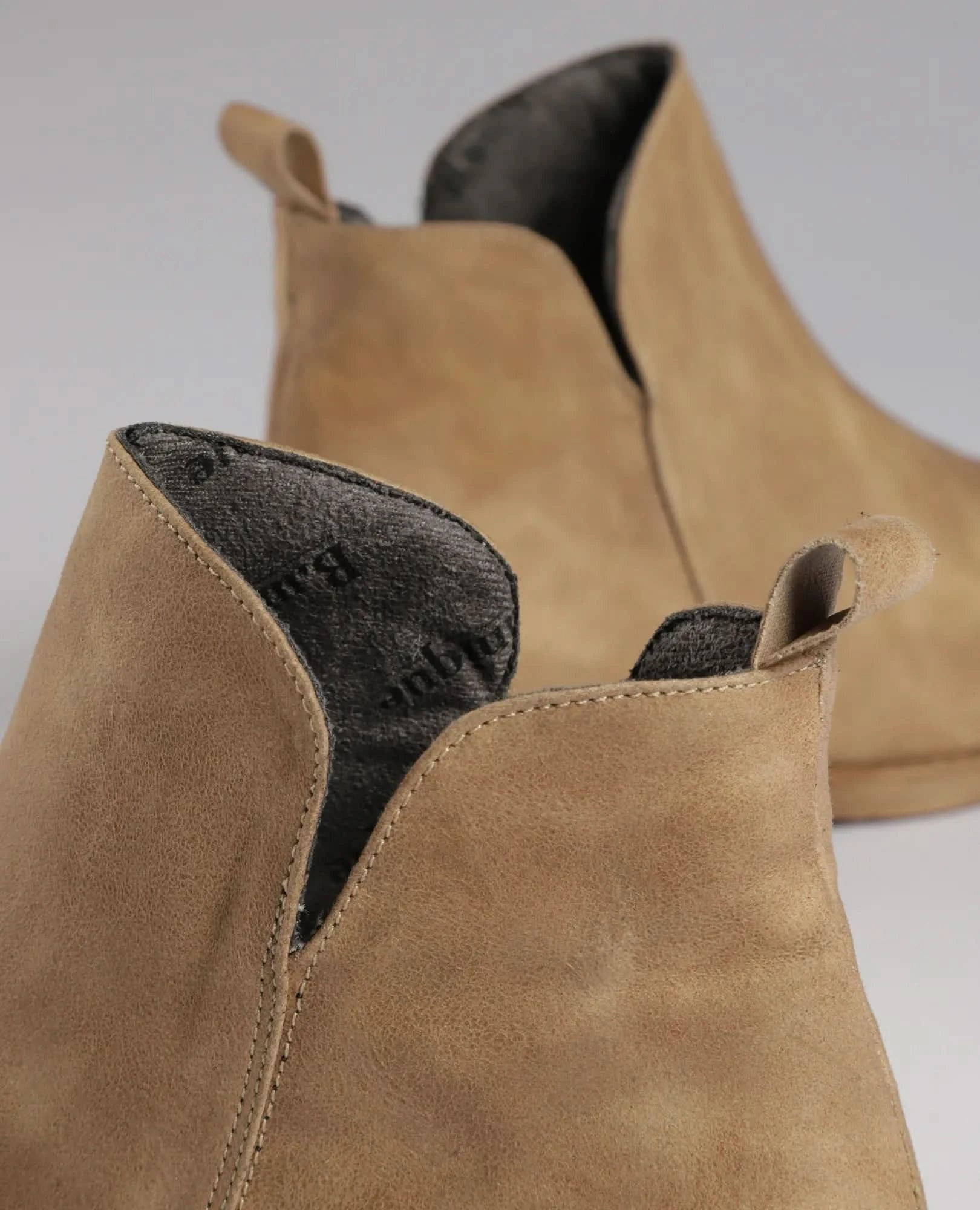 מגפונים לנשים- שחר - B Unique -  מגפונים