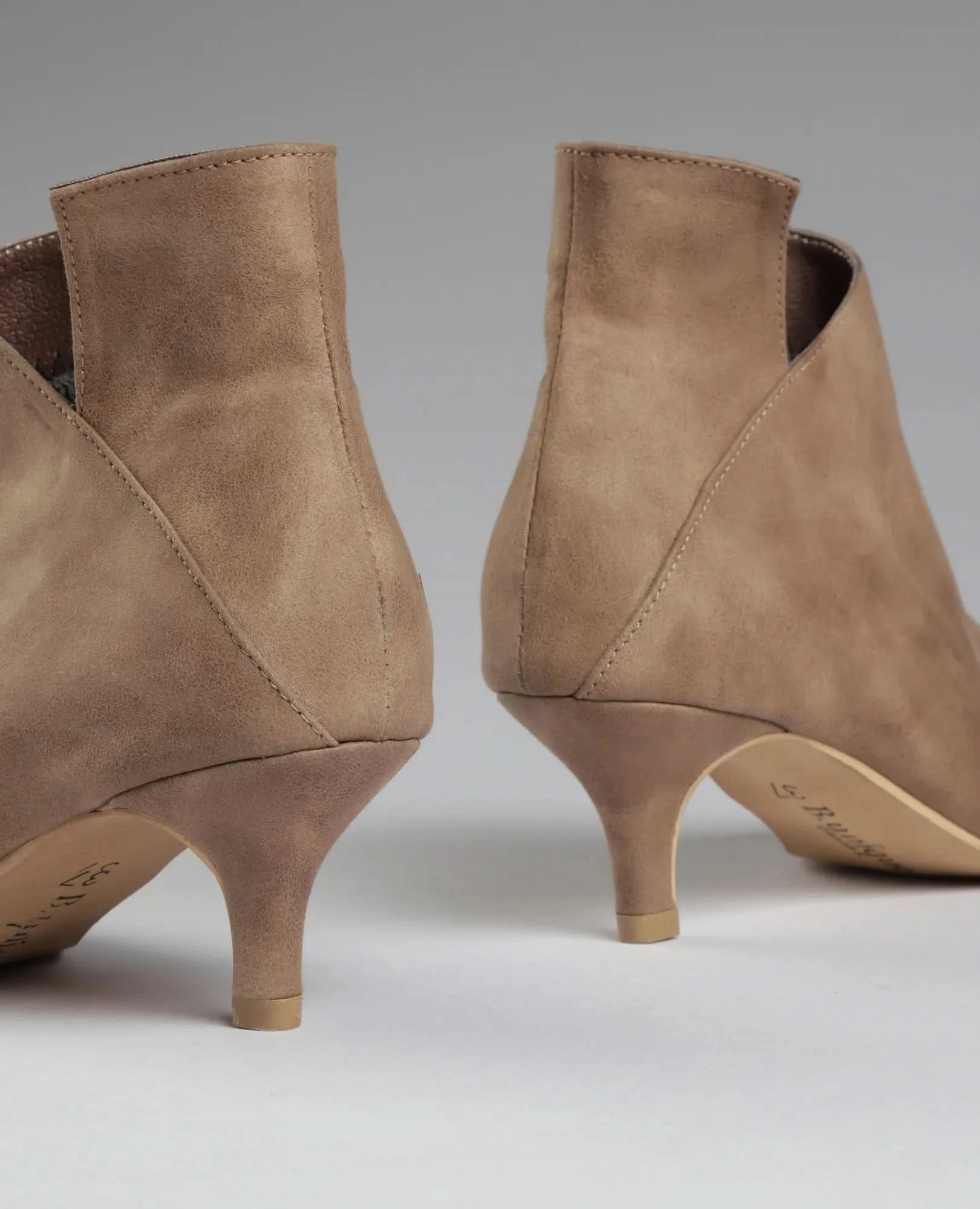 מגפוני עקב - אור - B Unique -  מגפונים