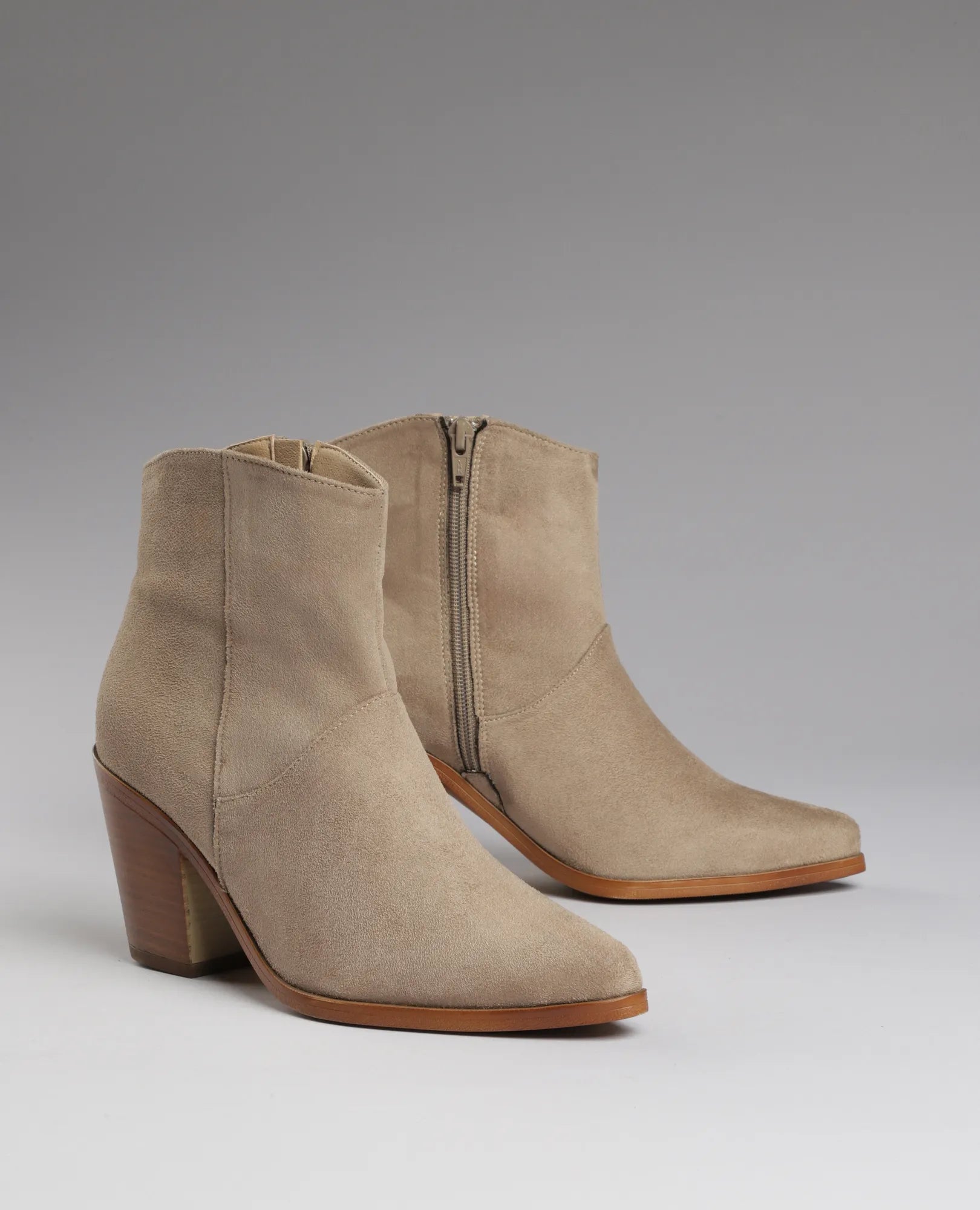 מגפוני בוקרים- תאיר