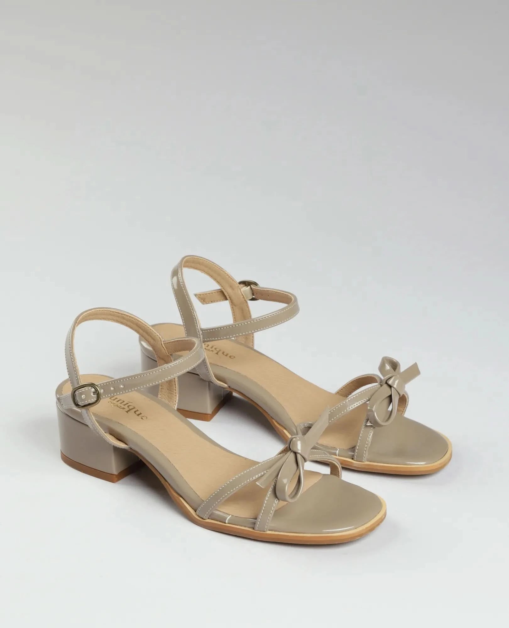 סנדלי עקב - אריאל - B Unique -  סנדלים