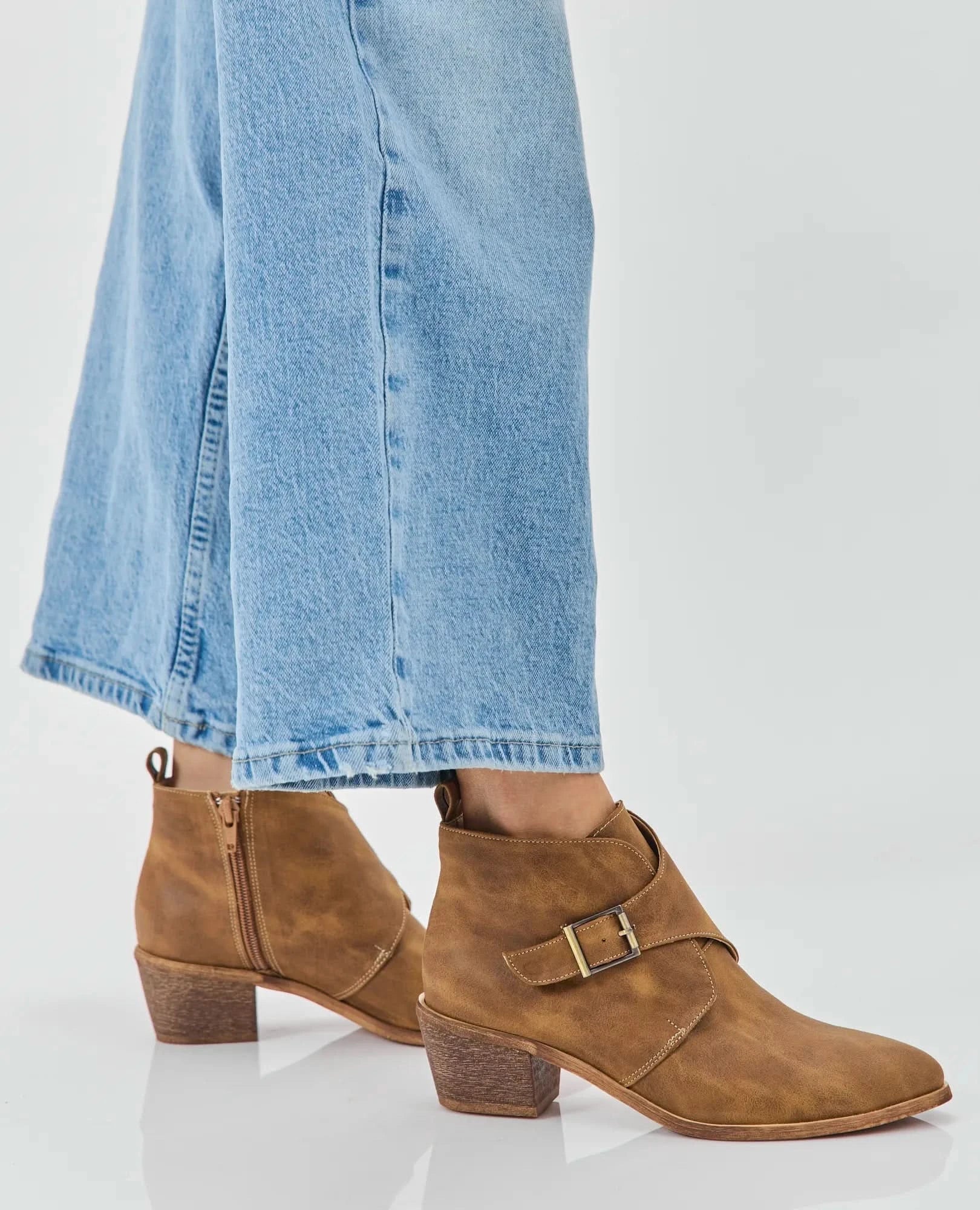 מגפוני עקב - קורל - B Unique -  מגפונים