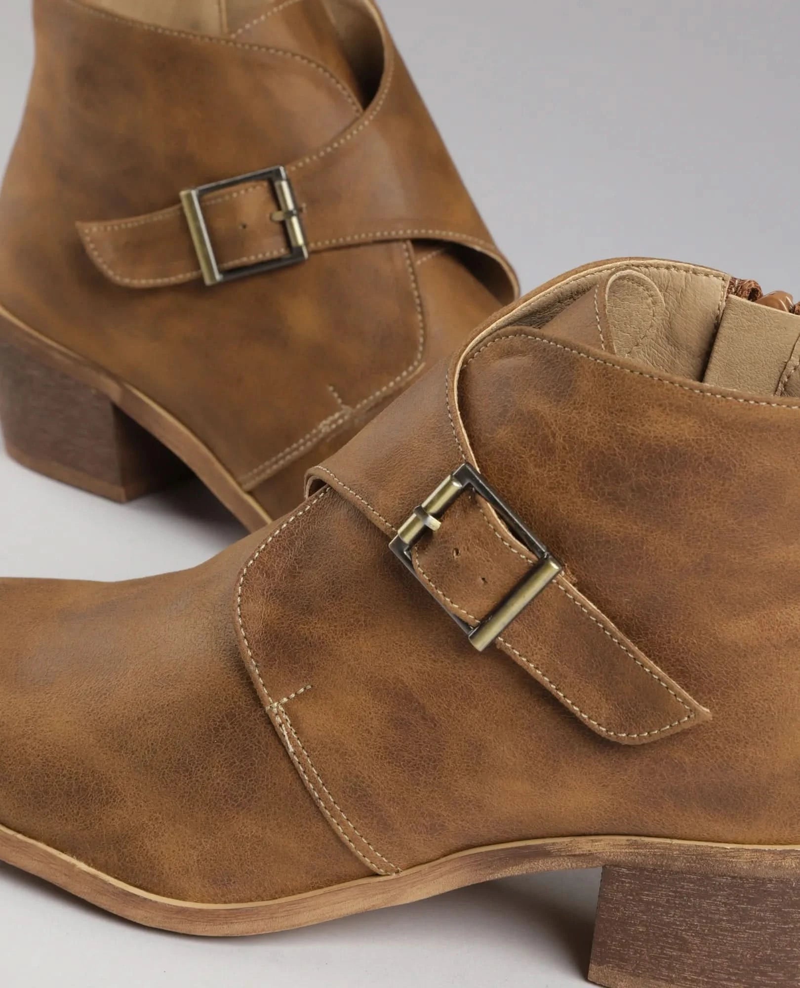 מגפוני עקב - קורל - B Unique -  מגפונים