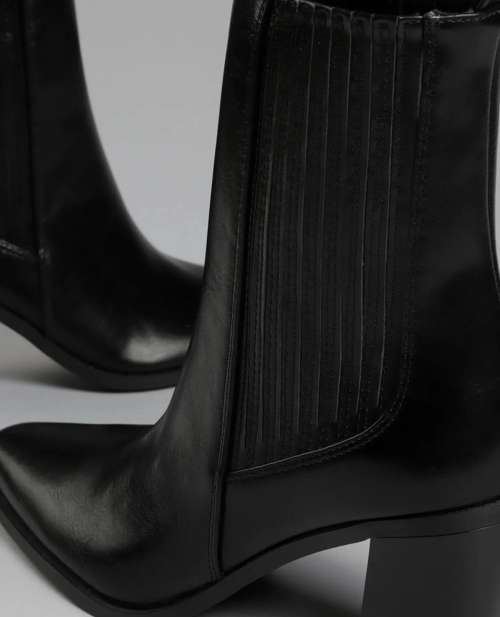 מגפוני עקב צ'לסי - גלי - B Unique -  מגפונים