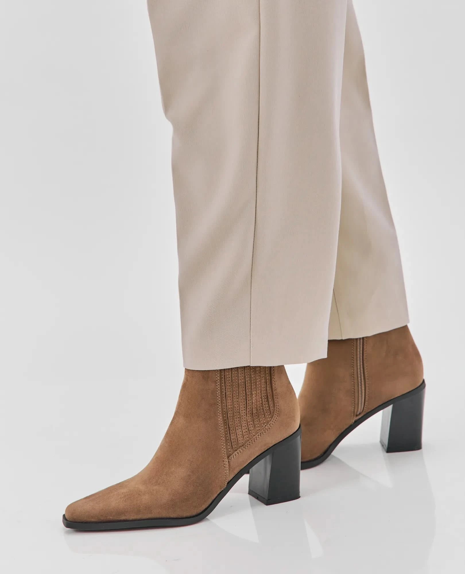 מגפוני עקב צ'לסי - גלי - B Unique -  מגפונים