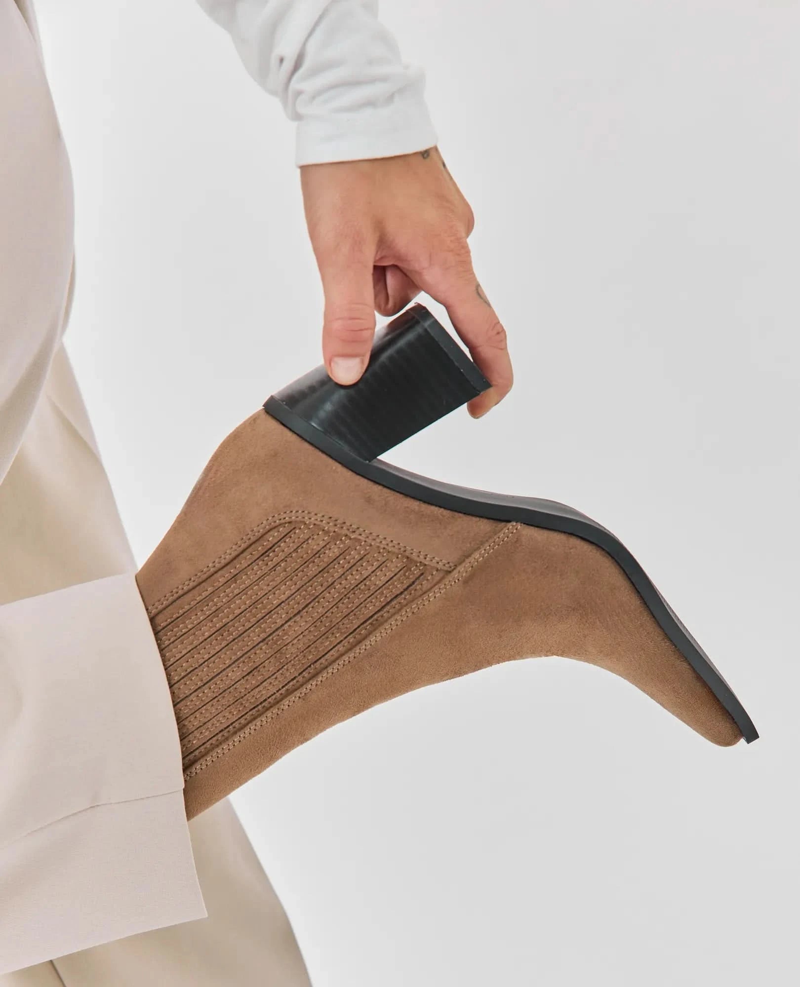 מגפוני עקב צ'לסי - גלי - B Unique -  מגפונים