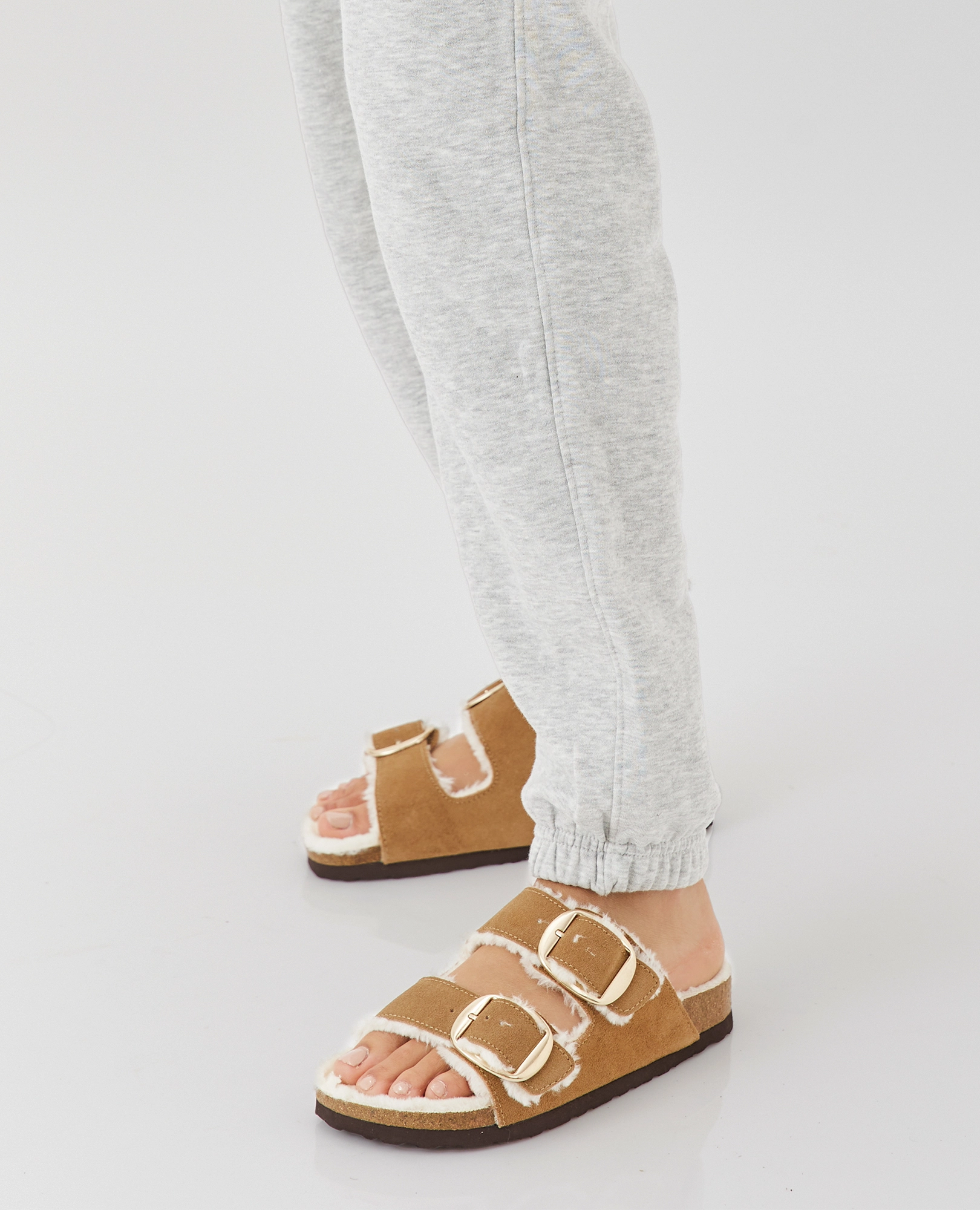 כפכפי עור ופרווה - חני - B Unique -  כפכפים