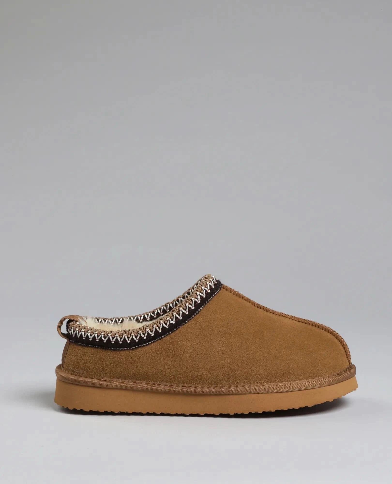 כפכפי עור עם רקמה - יערה - B Unique -  כפכפים