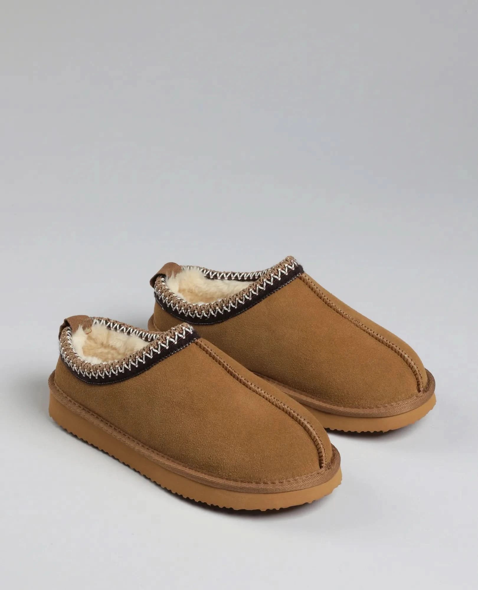 כפכפי עור עם רקמה - יערה - B Unique -  כפכפים