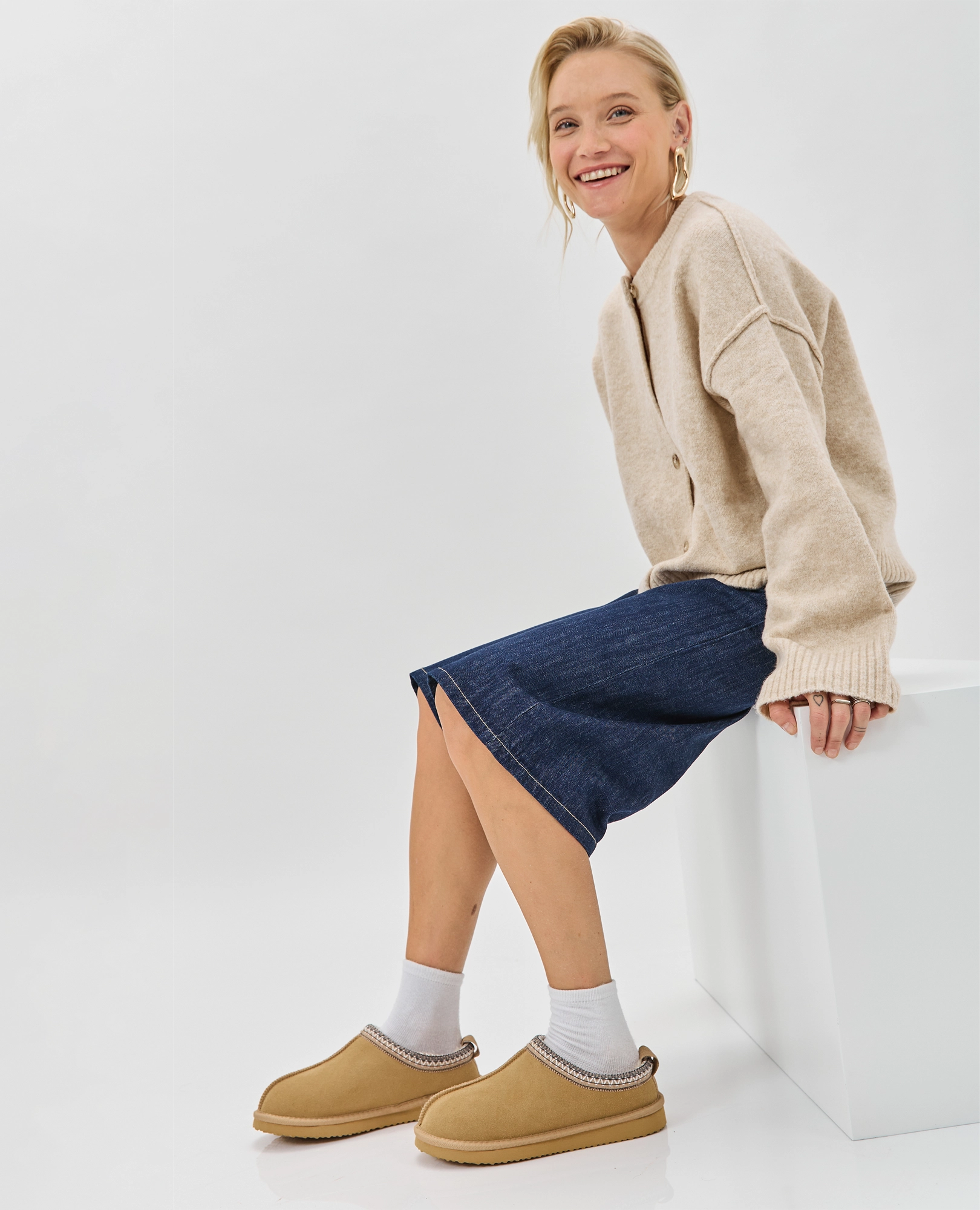 כפכפי עור עם רקמה - יערה - B Unique -  כפכפים