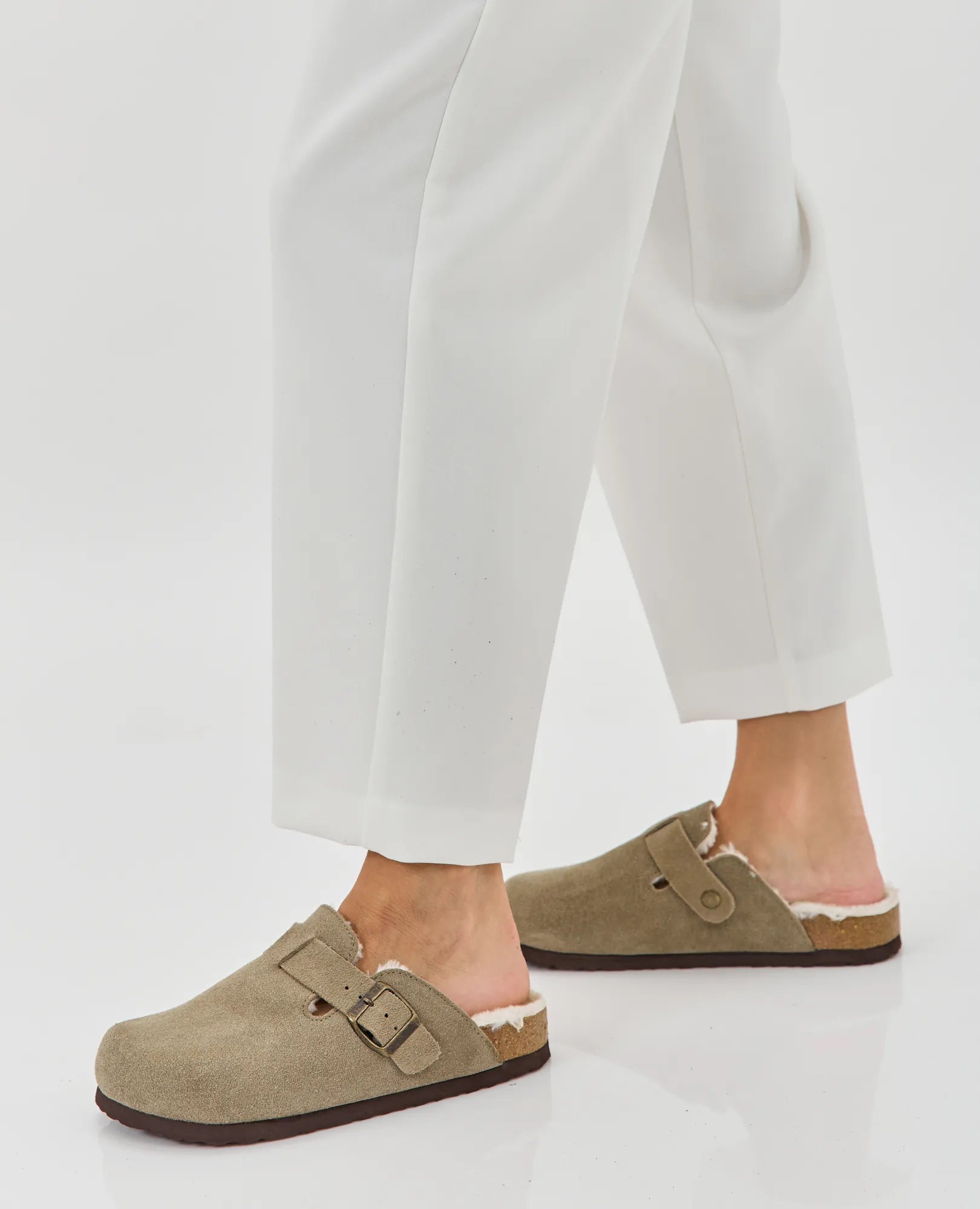 כפכפי עור פרווה - גאיה - B Unique -  כפכפים