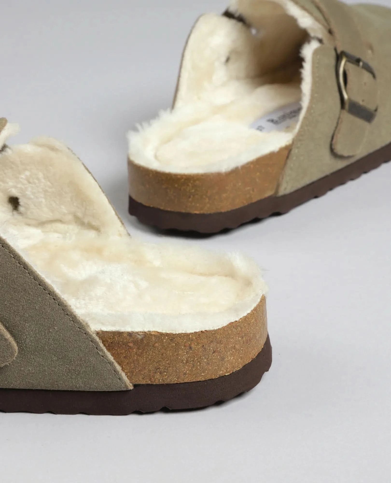 כפכפי פרווה - גאיה - B Unique -  כפכפים