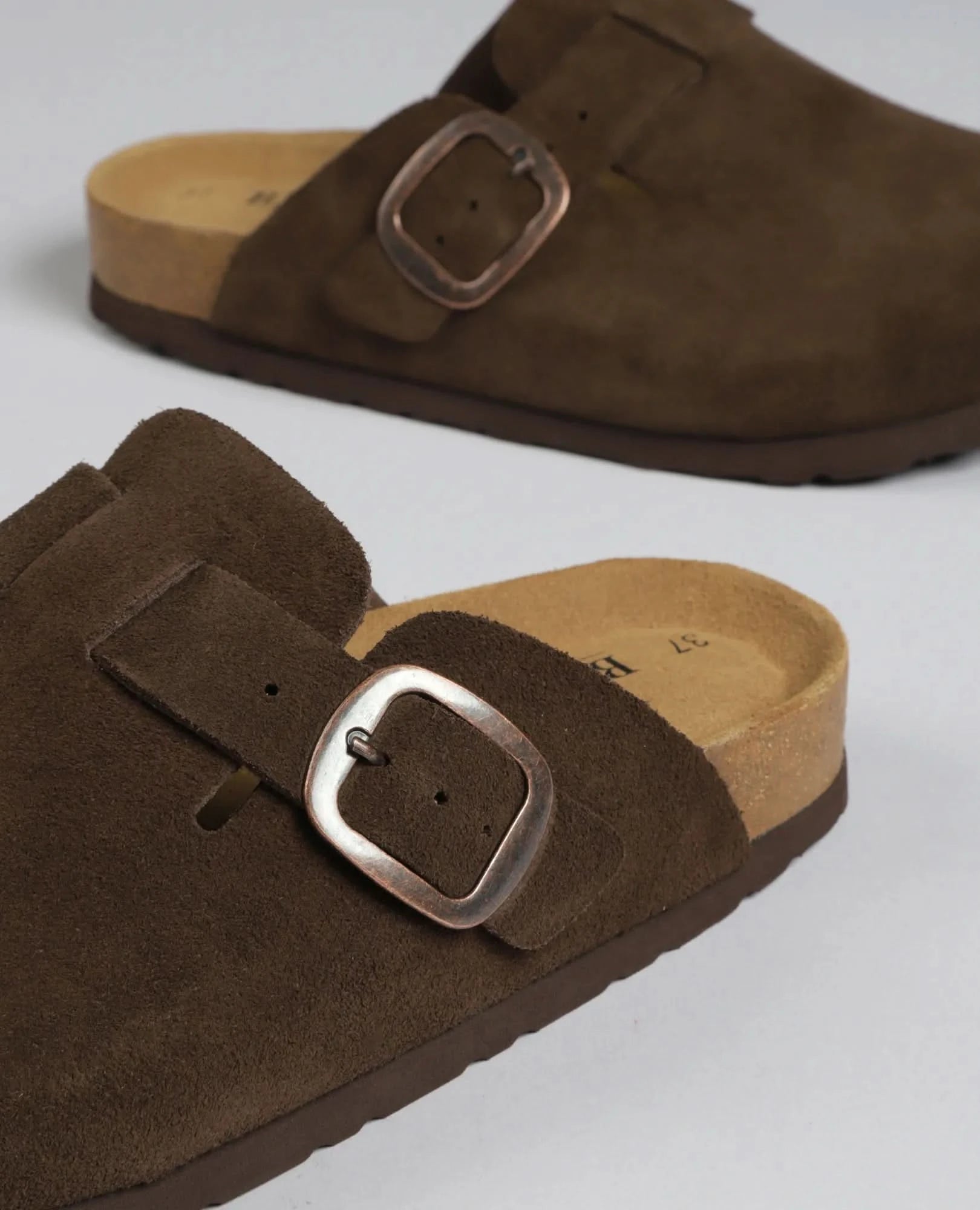 כפכפי עור - ים - B Unique -  כפכפים