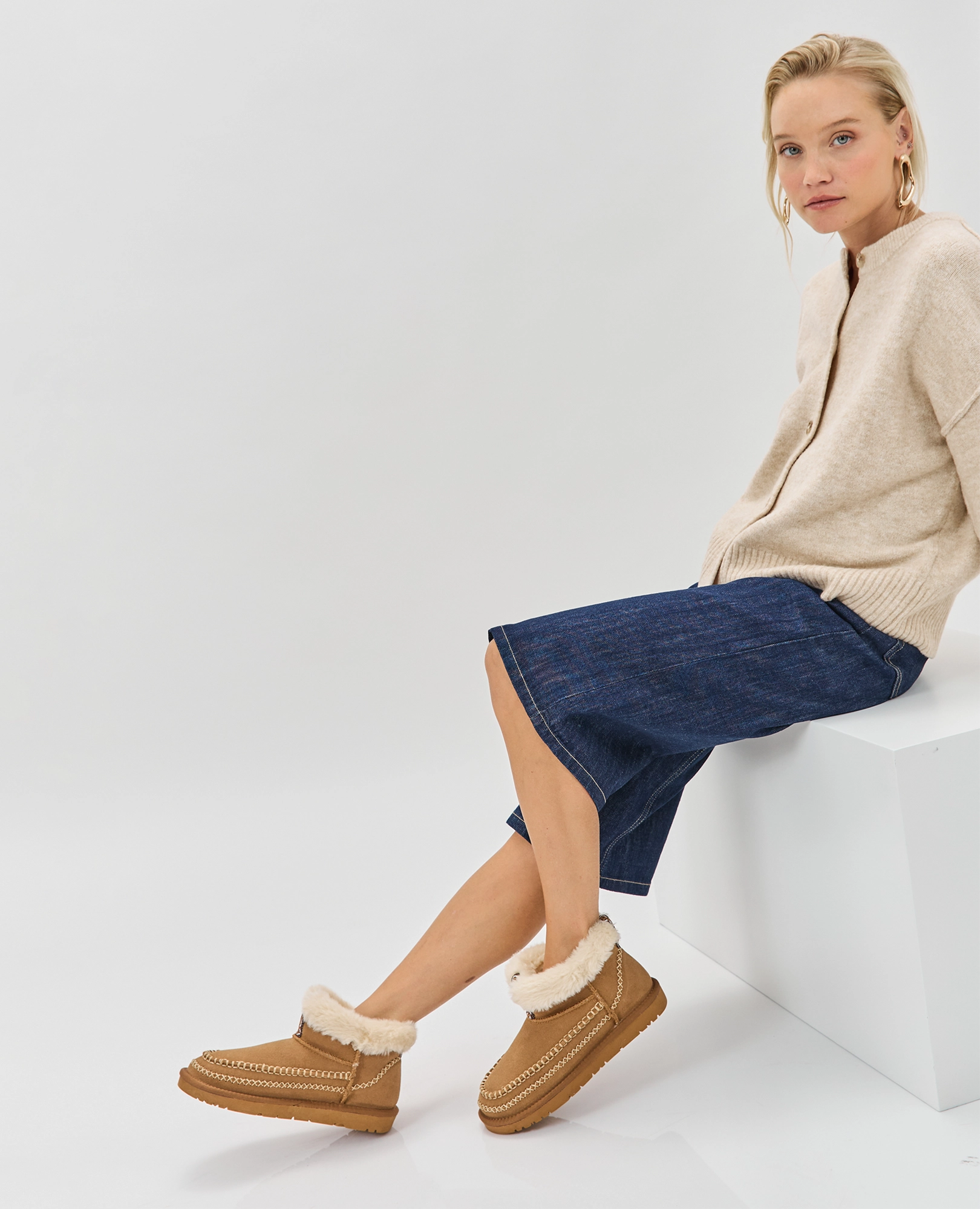 מגפוני פרווה מעור - נאיה - B Unique -  מגפונים